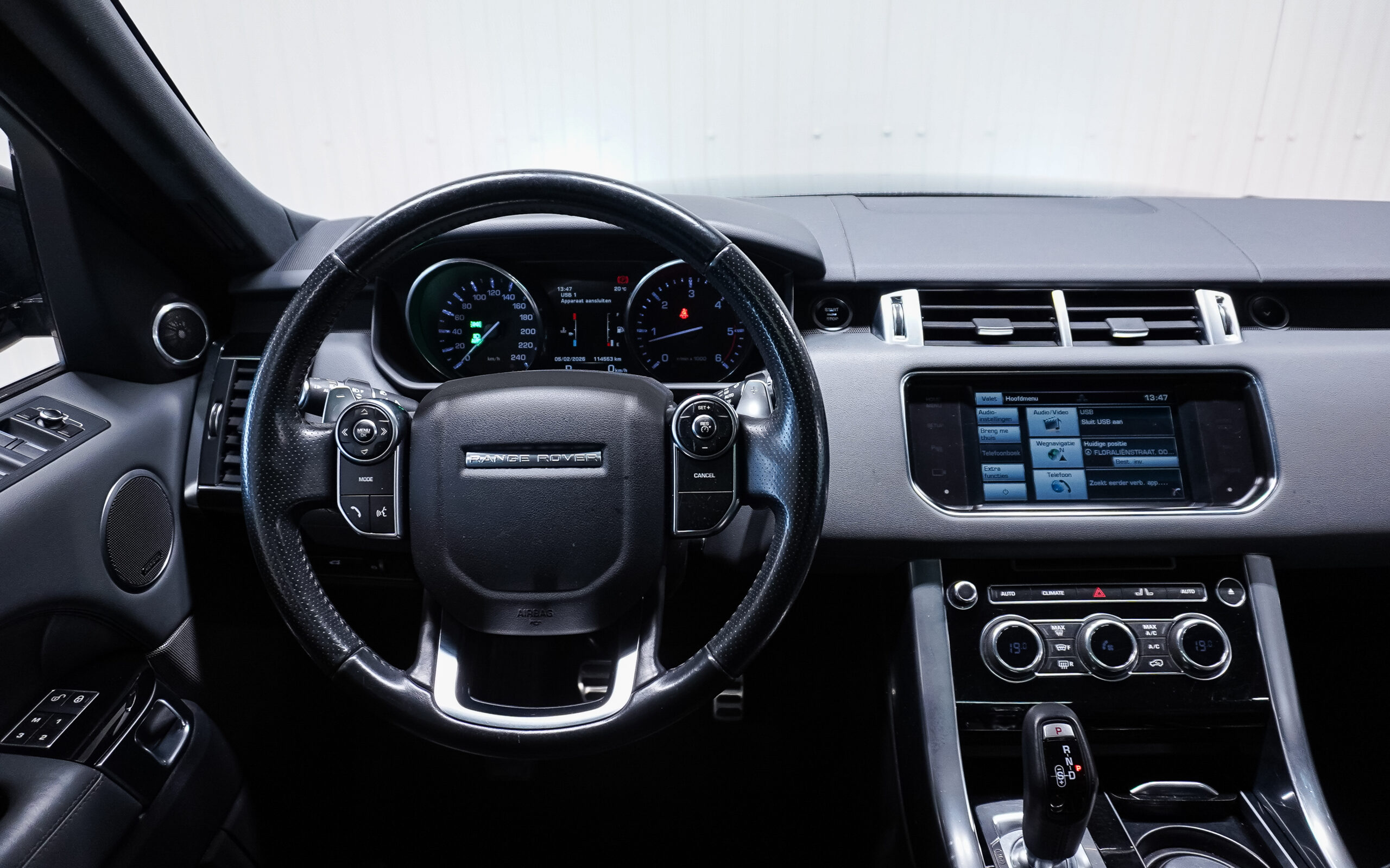 Vehicle gallery image 13