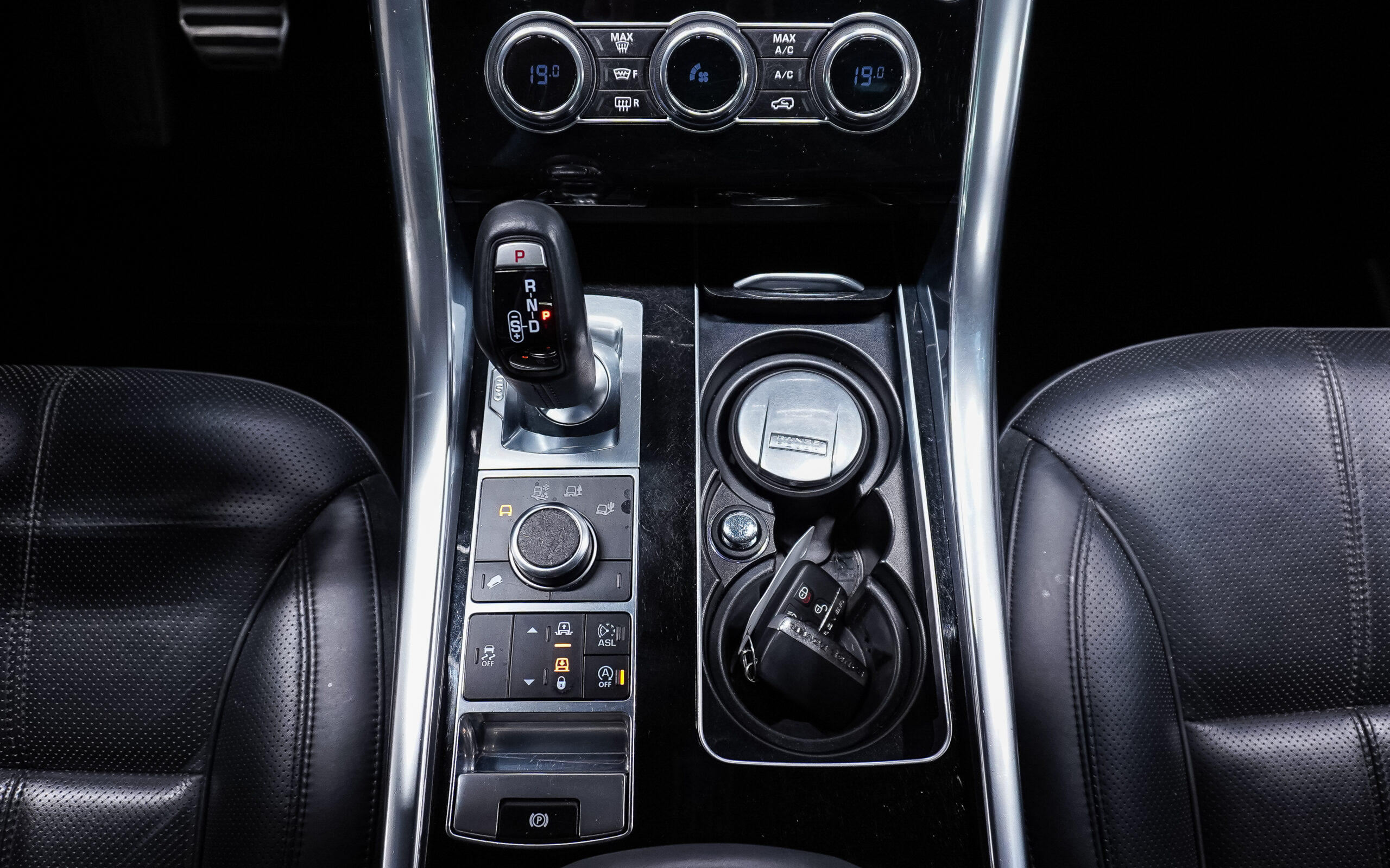 Vehicle gallery image 22
