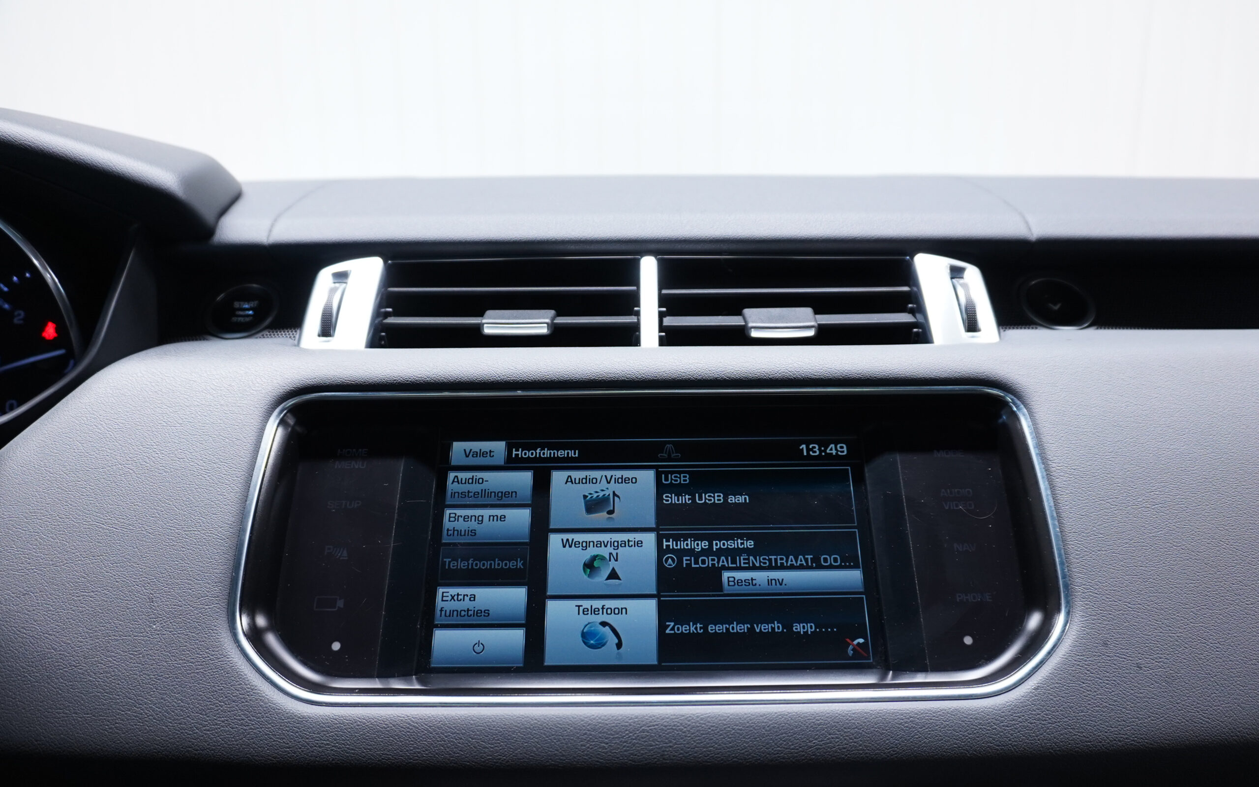 Vehicle gallery image 16
