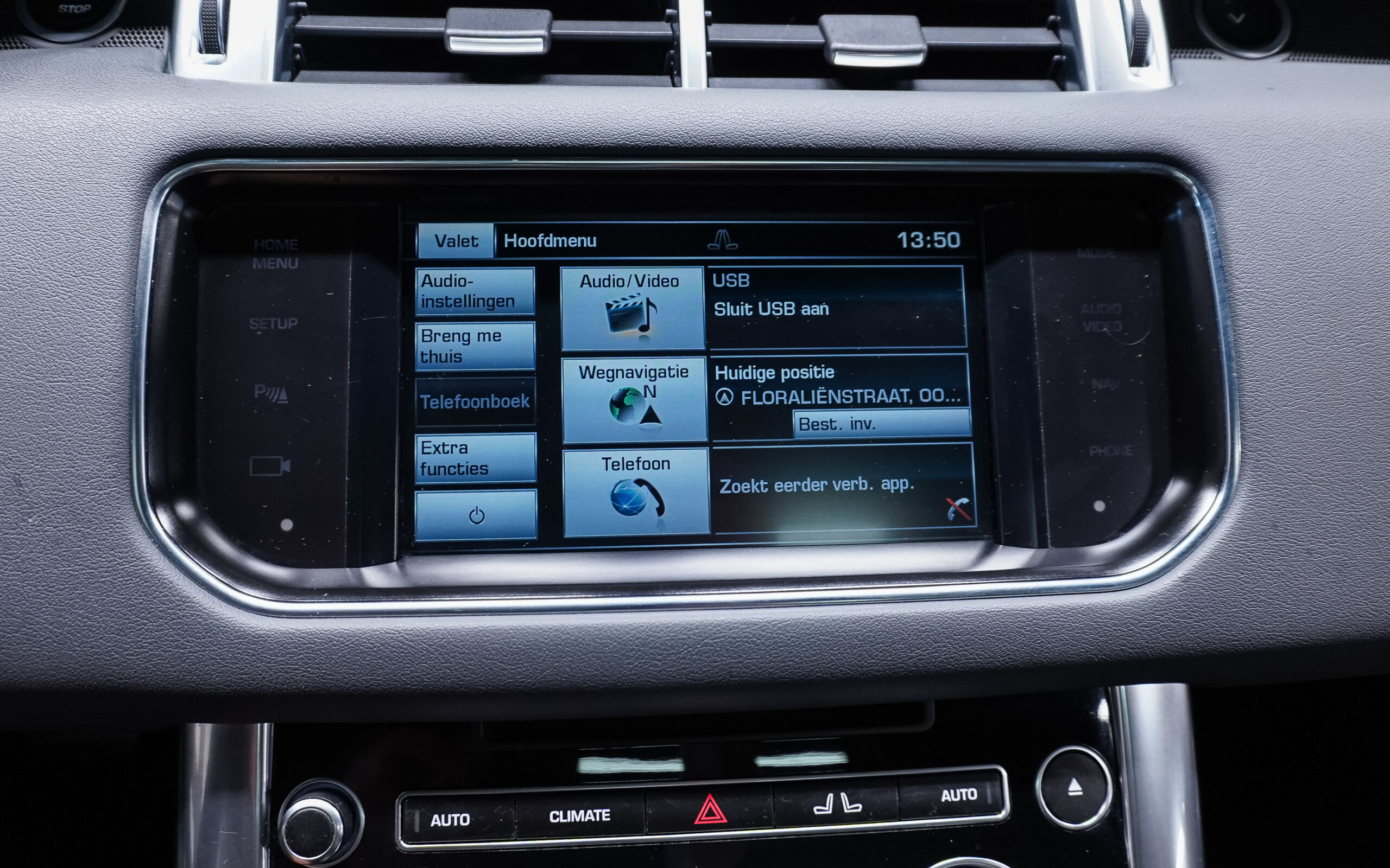 Vehicle gallery image 17