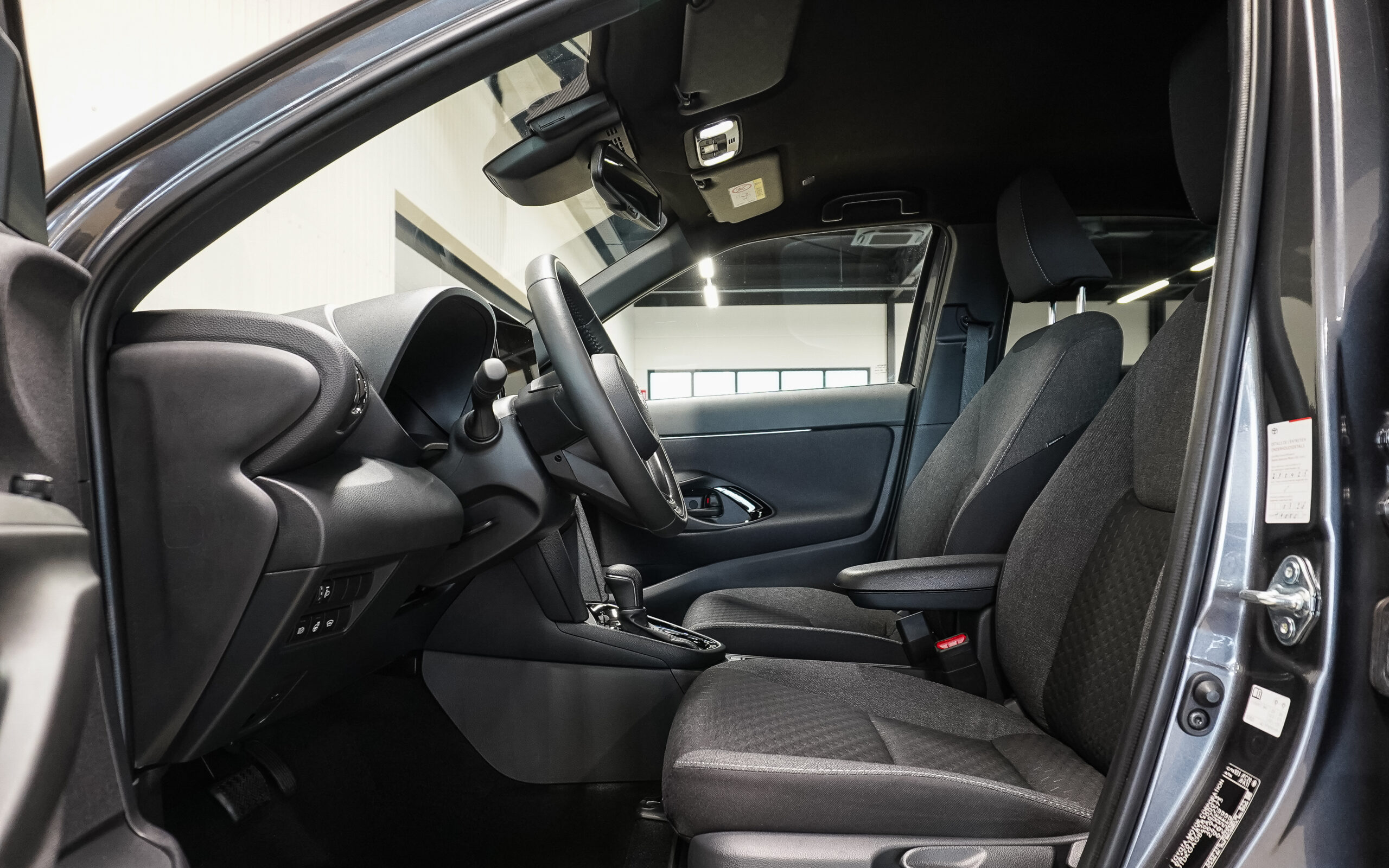 Vehicle gallery image 7