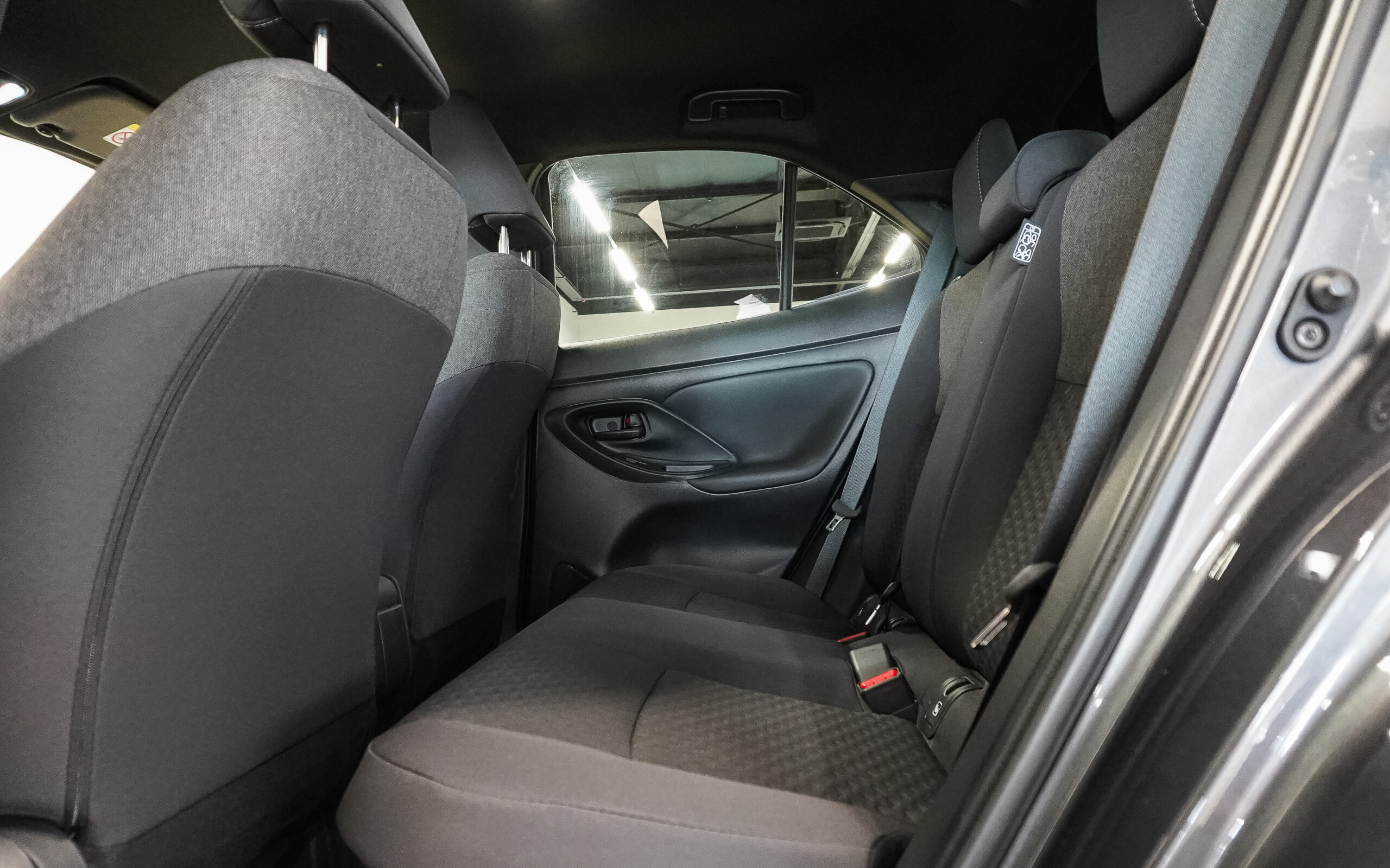 Vehicle gallery image 9
