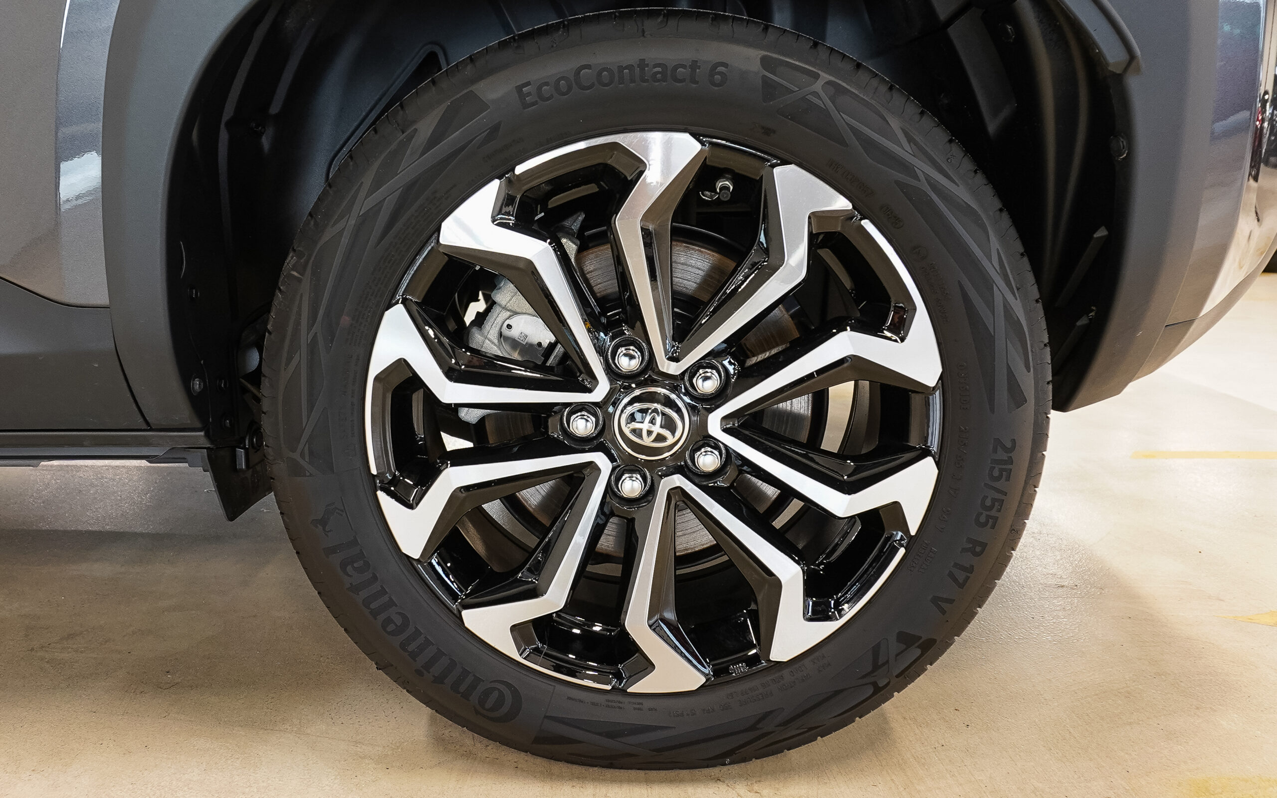 Vehicle gallery image 6