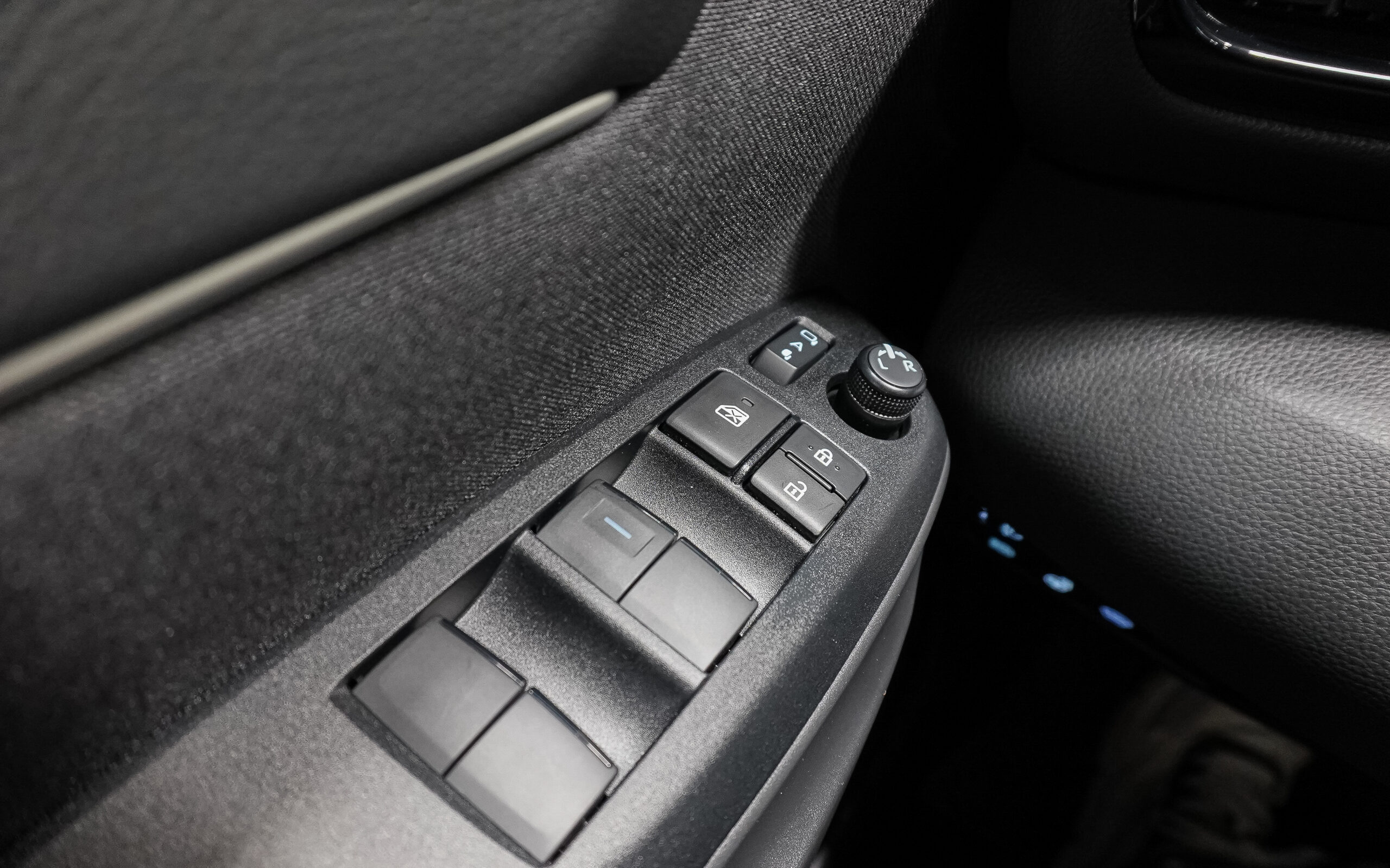 Vehicle gallery image 24