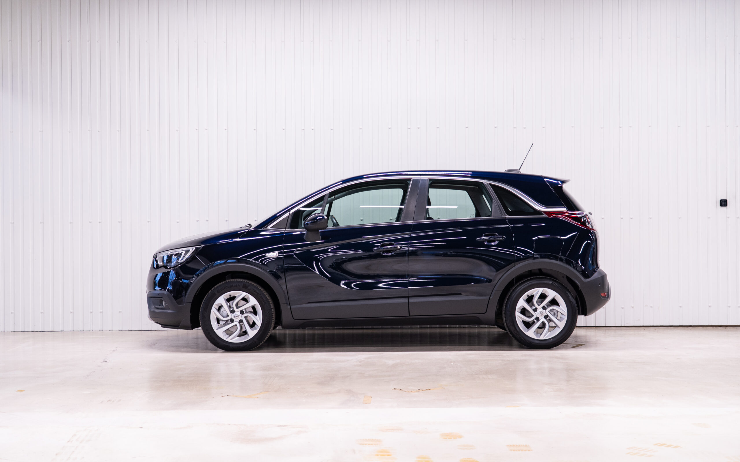 Vehicle gallery image 2