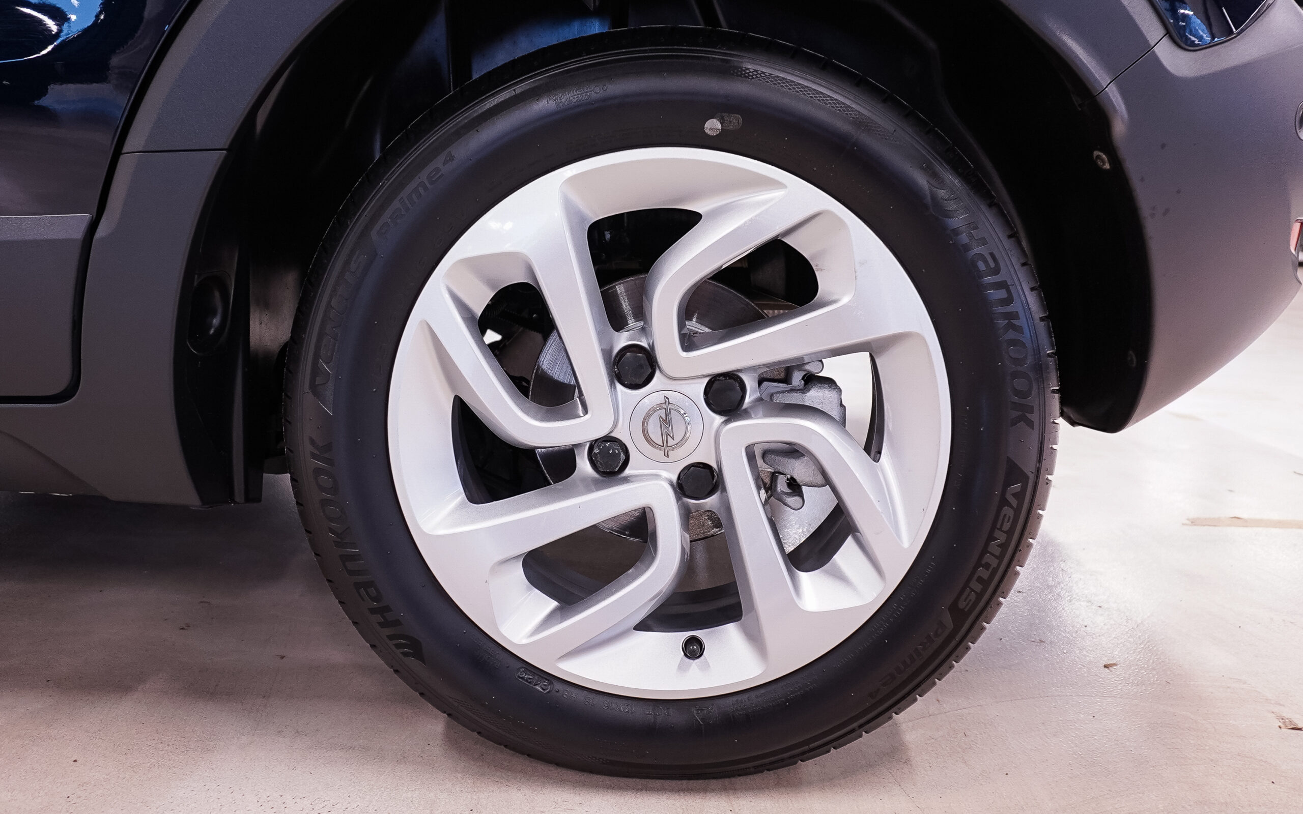 Vehicle gallery image 6