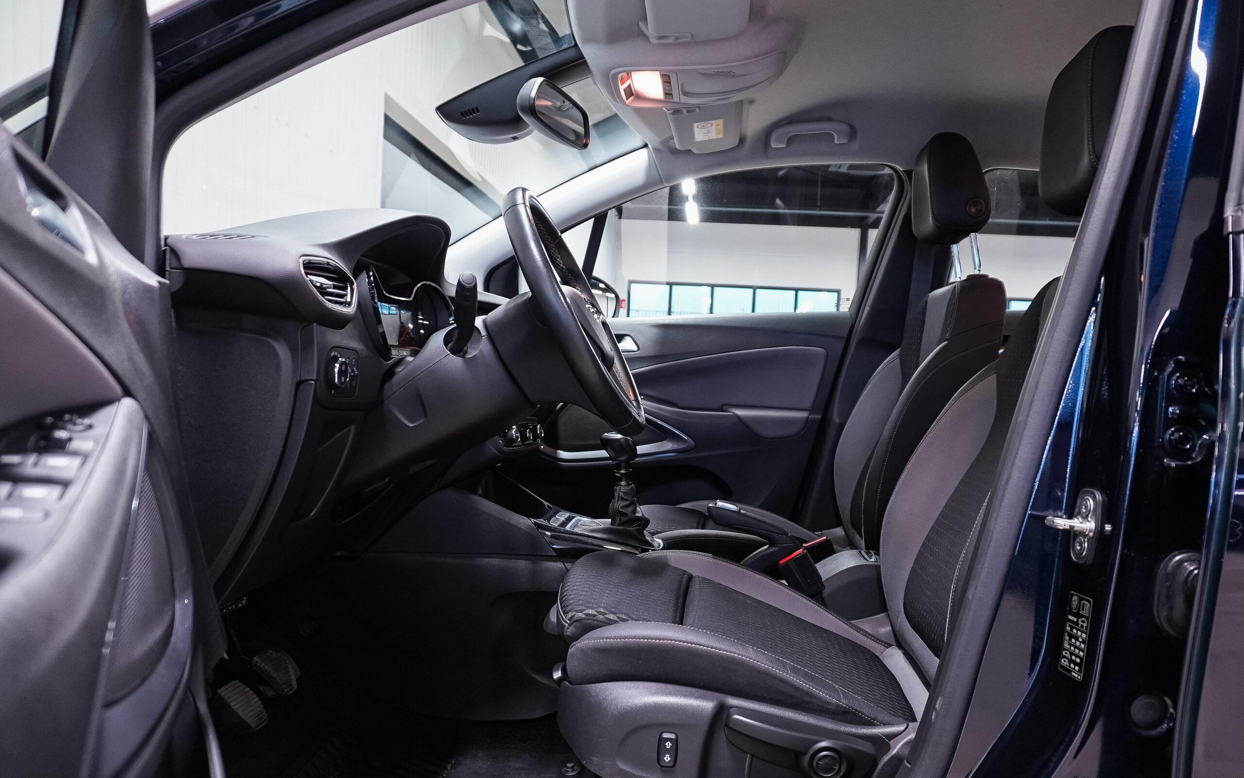 Vehicle gallery image 8