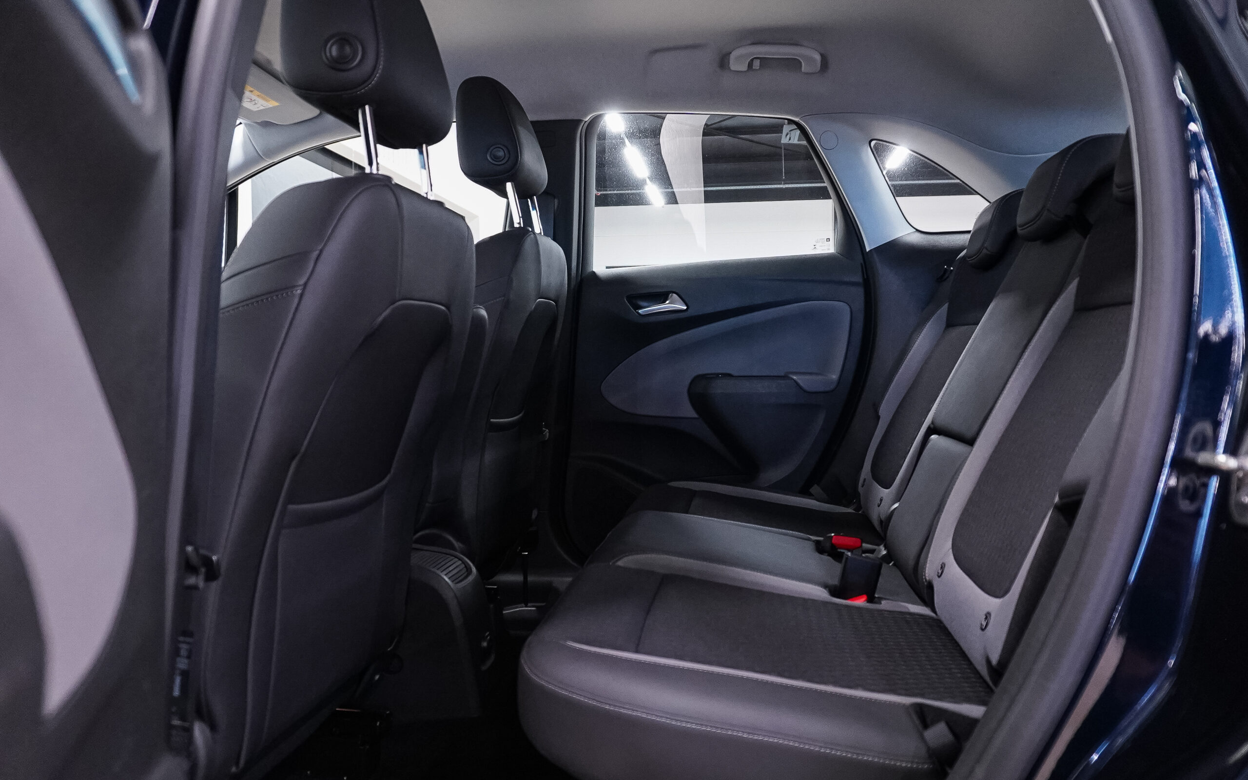 Vehicle gallery image 9