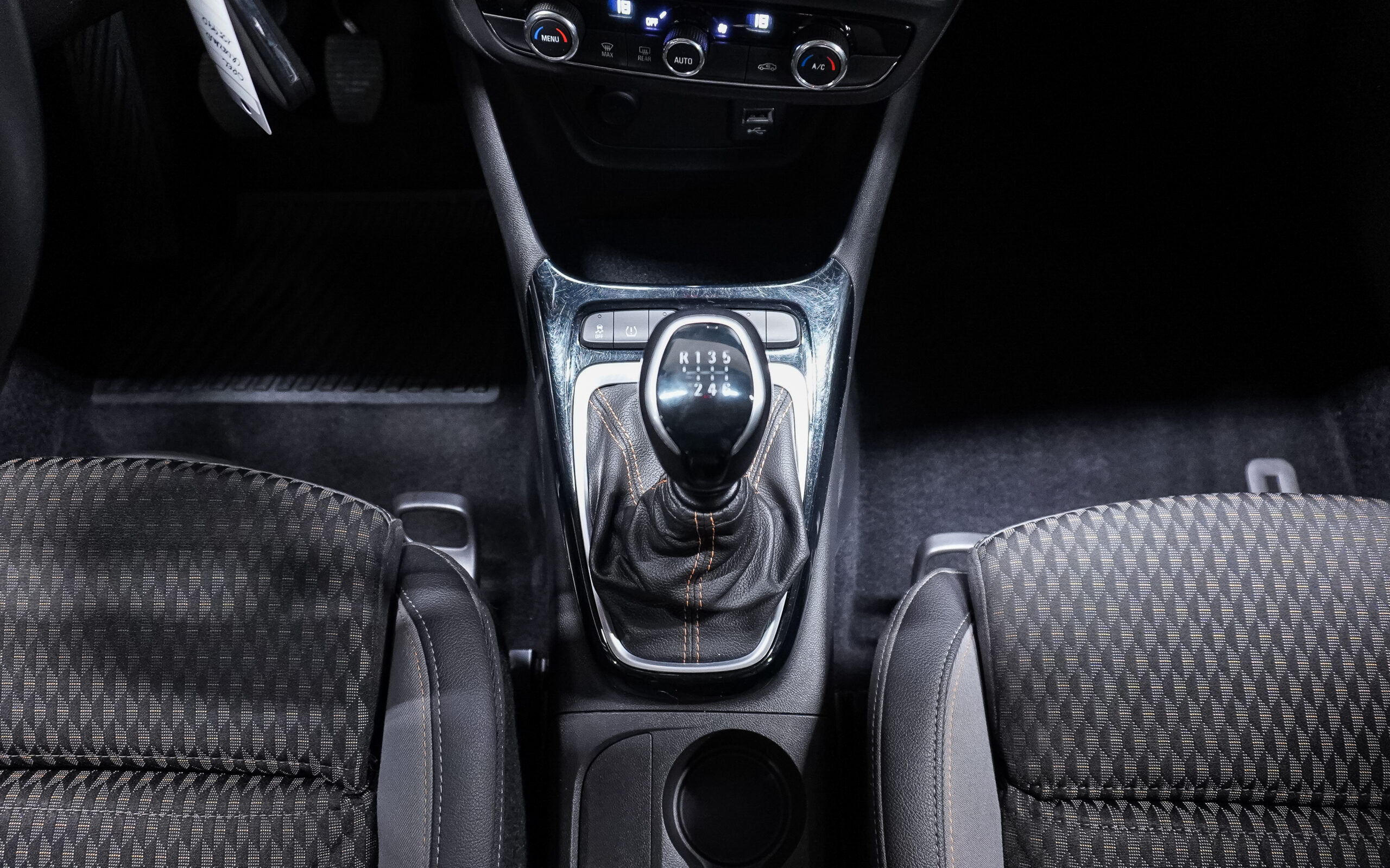 Vehicle gallery image 19