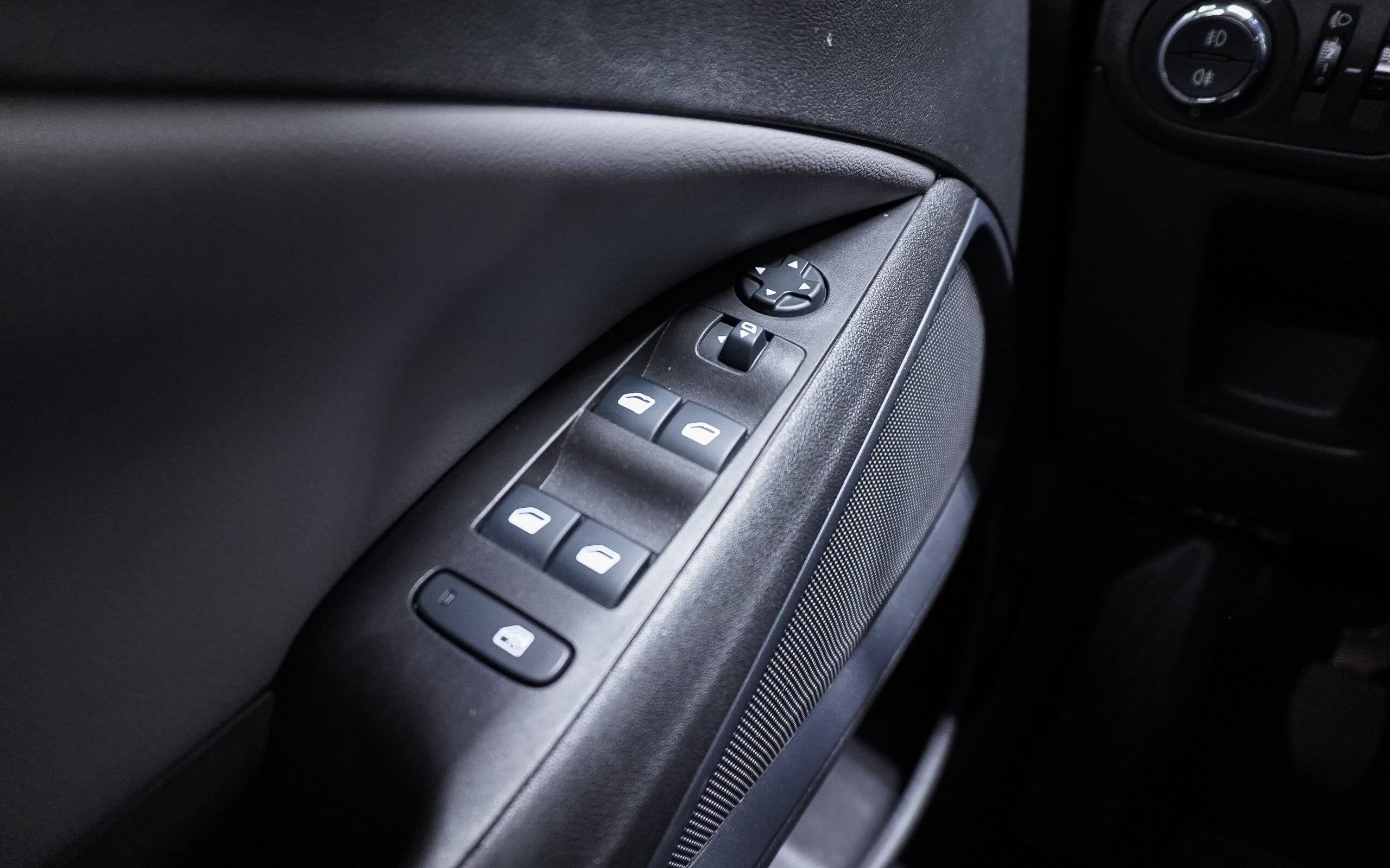 Vehicle gallery image 21