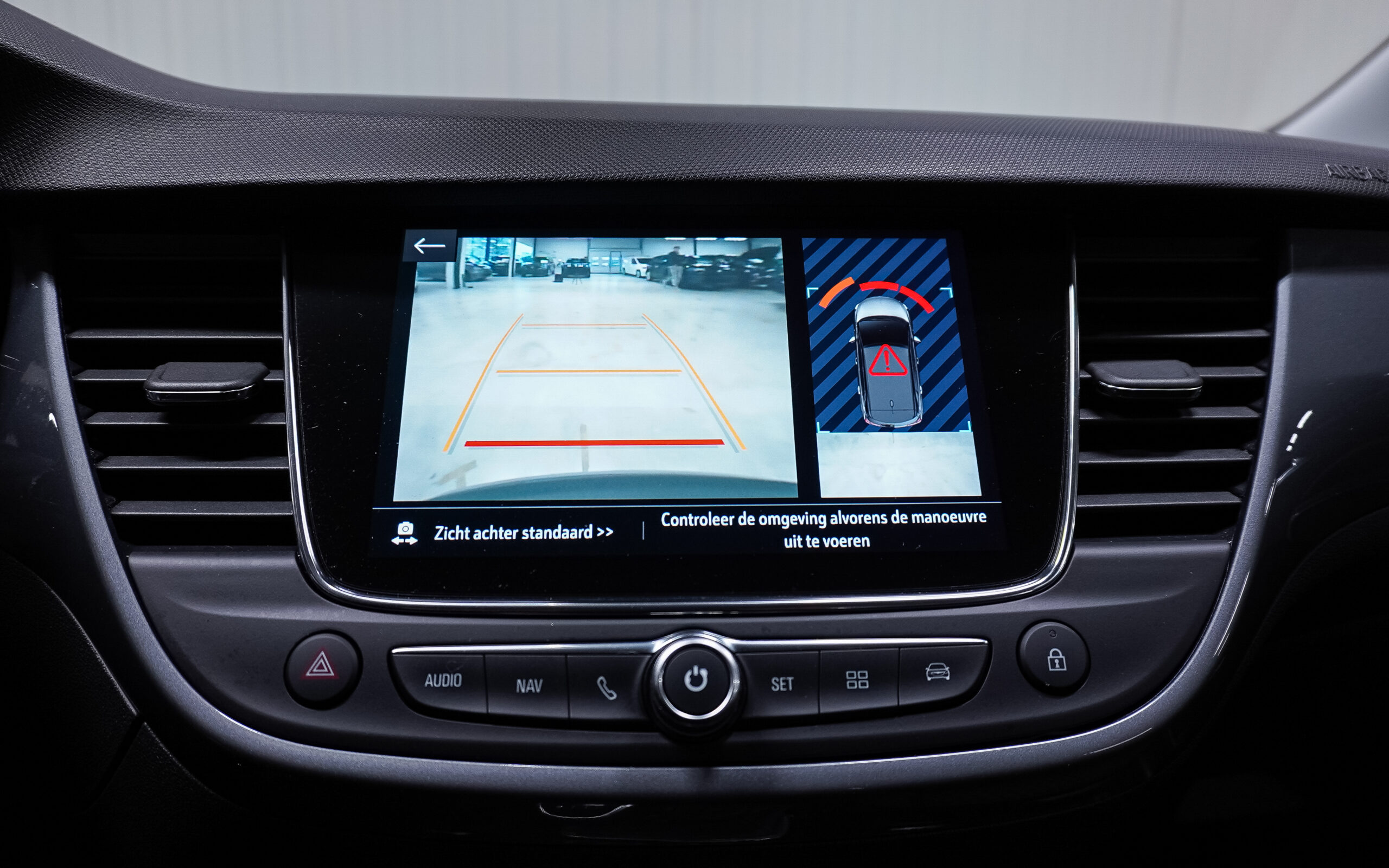 Vehicle gallery image 17