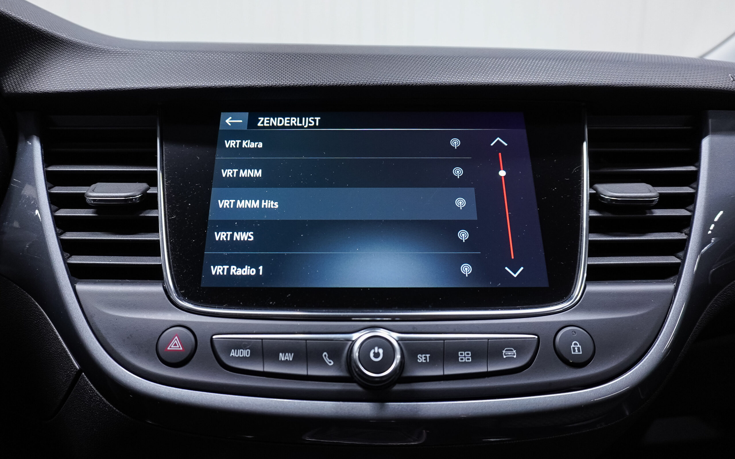 Vehicle gallery image 13