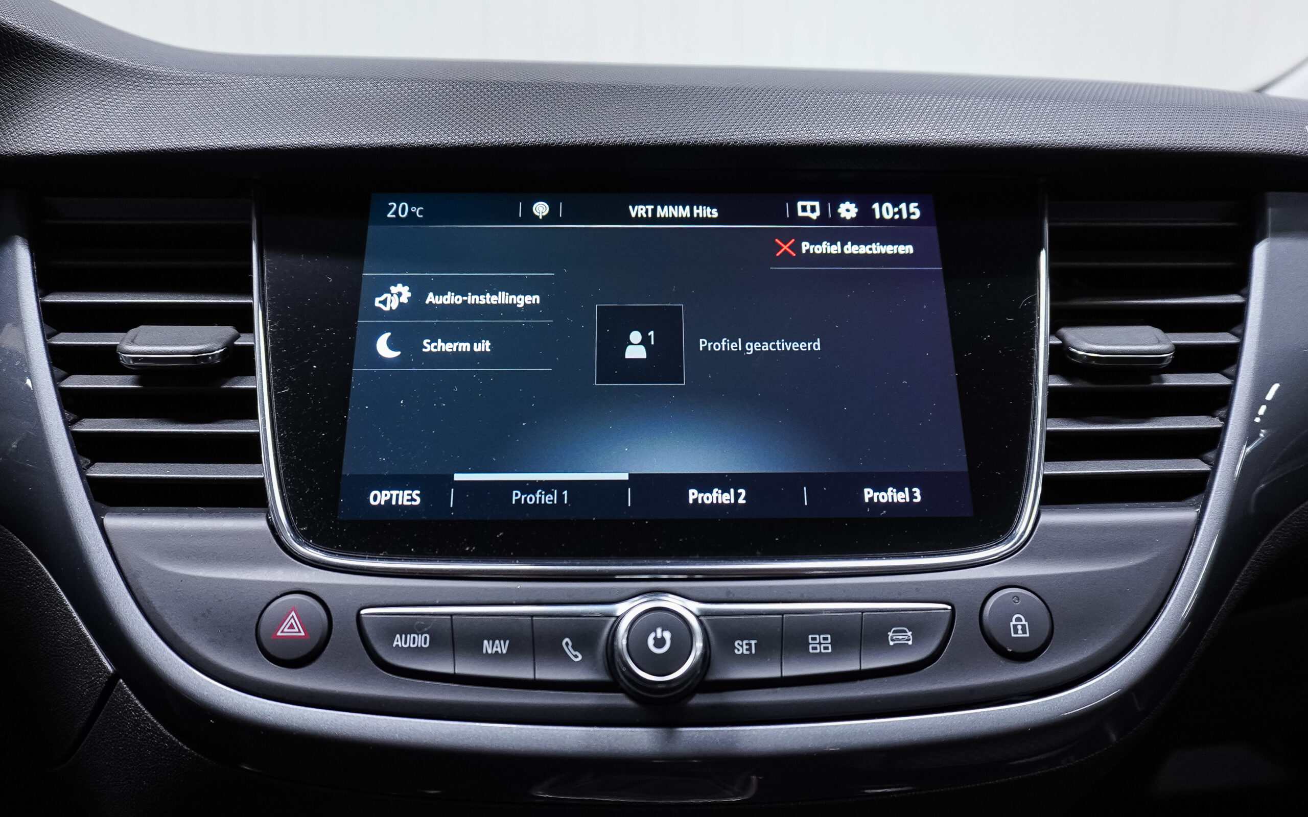 Vehicle gallery image 16