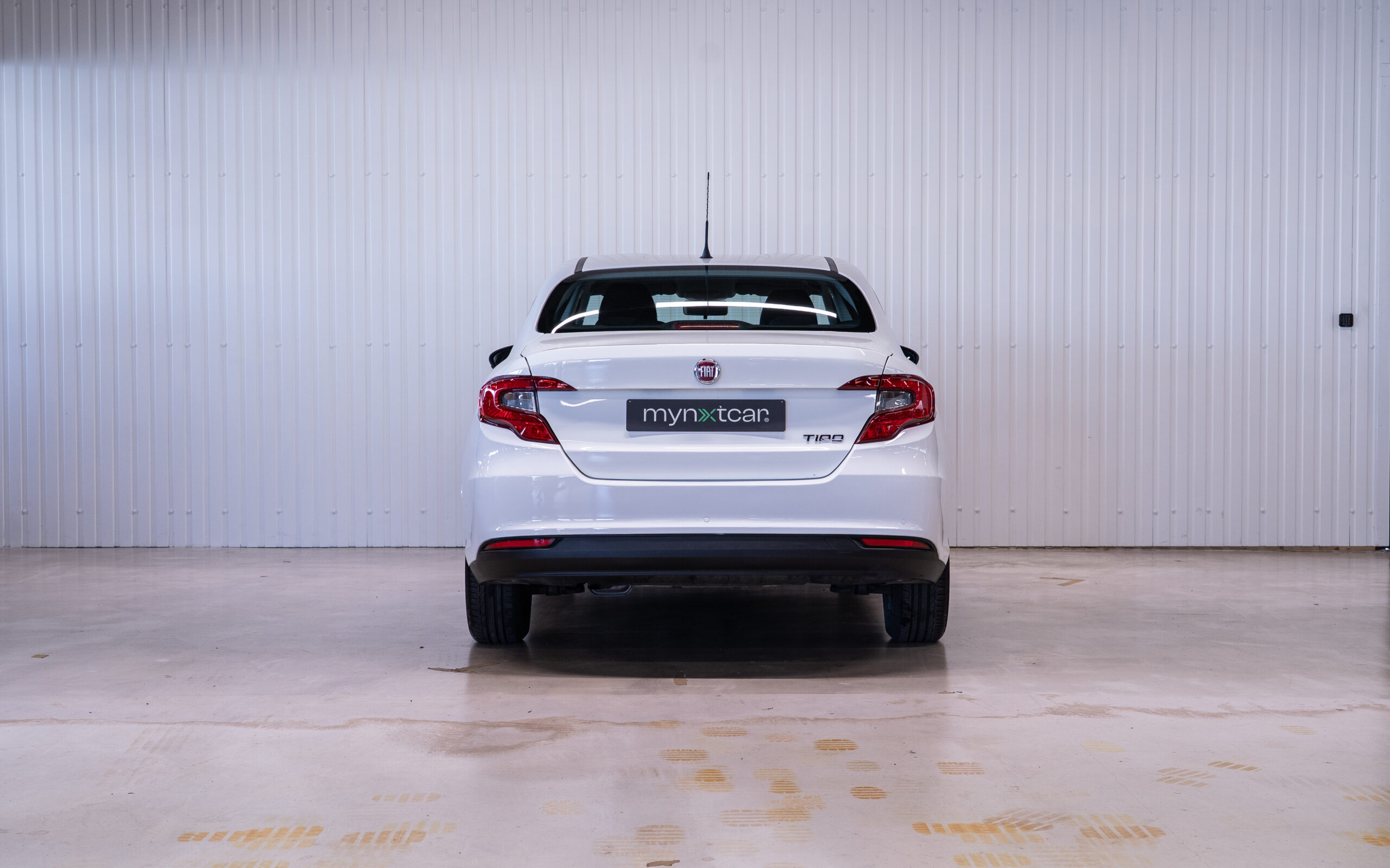 Vehicle gallery image 4