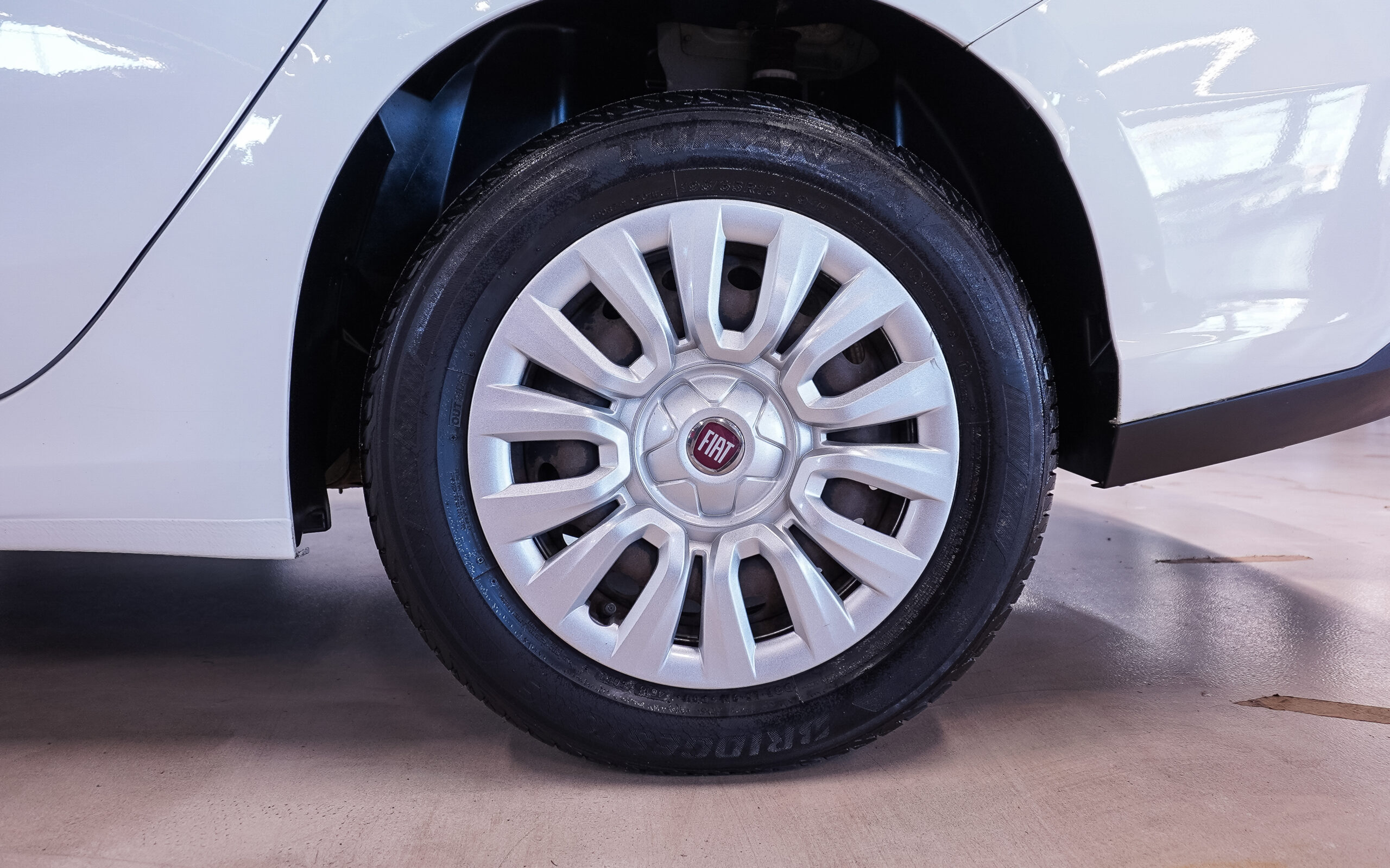 Vehicle gallery image 6