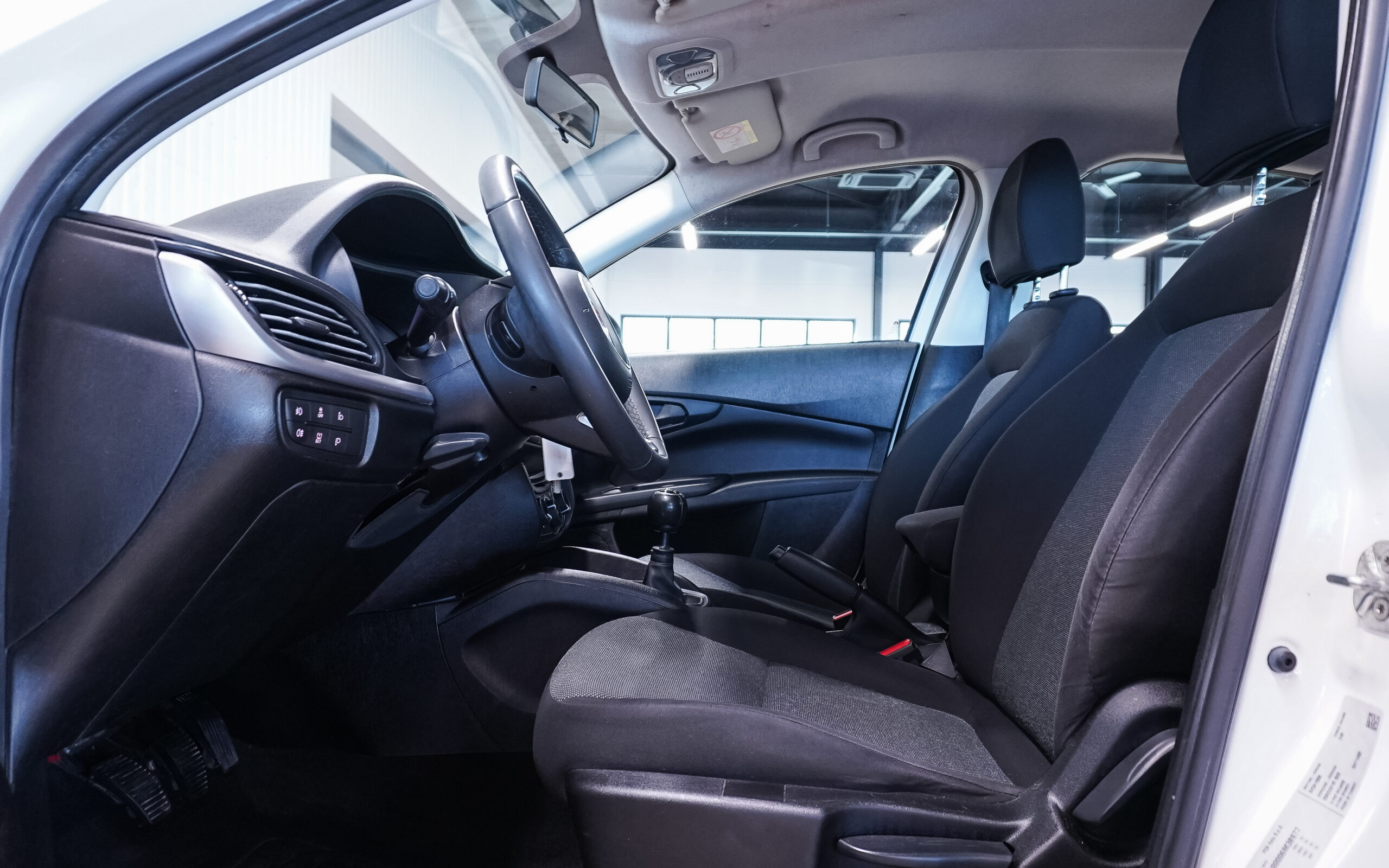 Vehicle gallery image 9