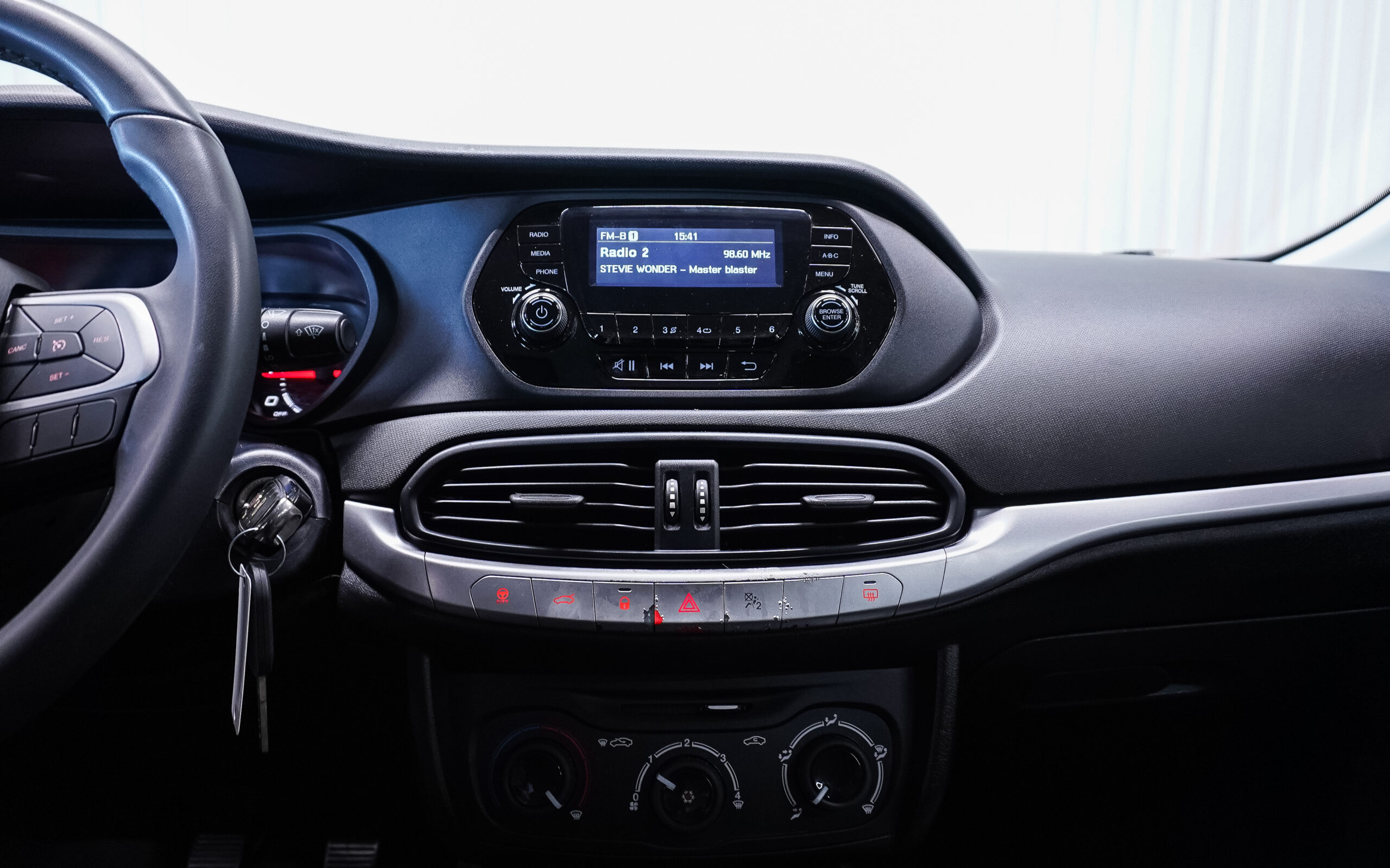 Vehicle gallery image 14