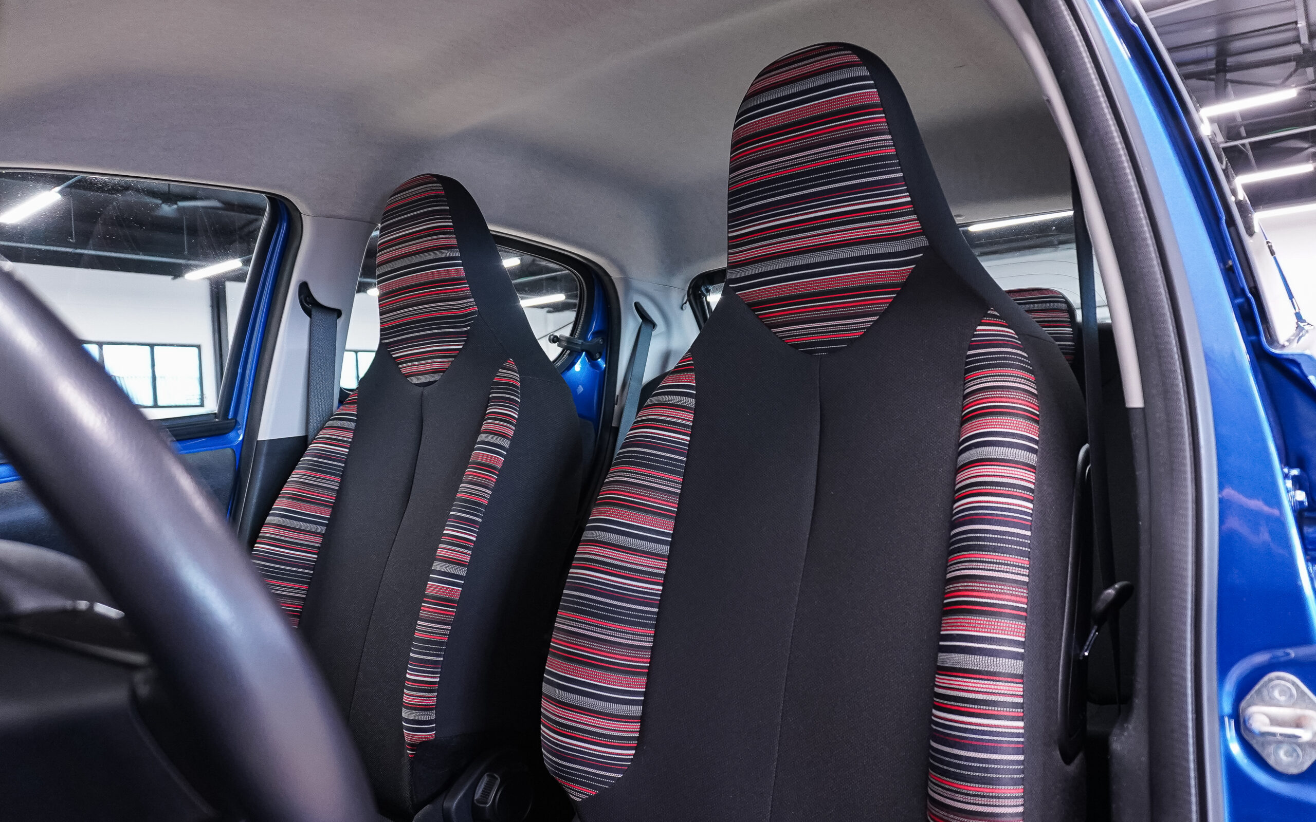Vehicle gallery image 8