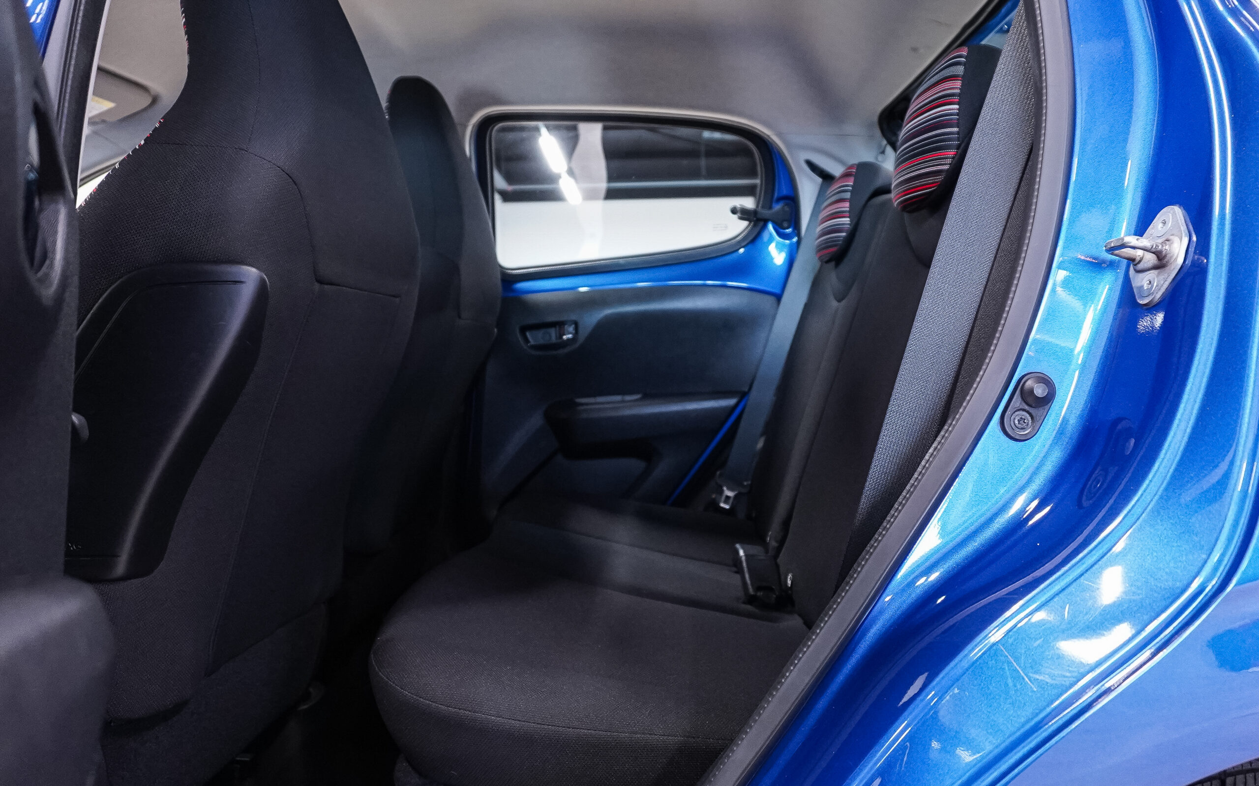 Vehicle gallery image 10