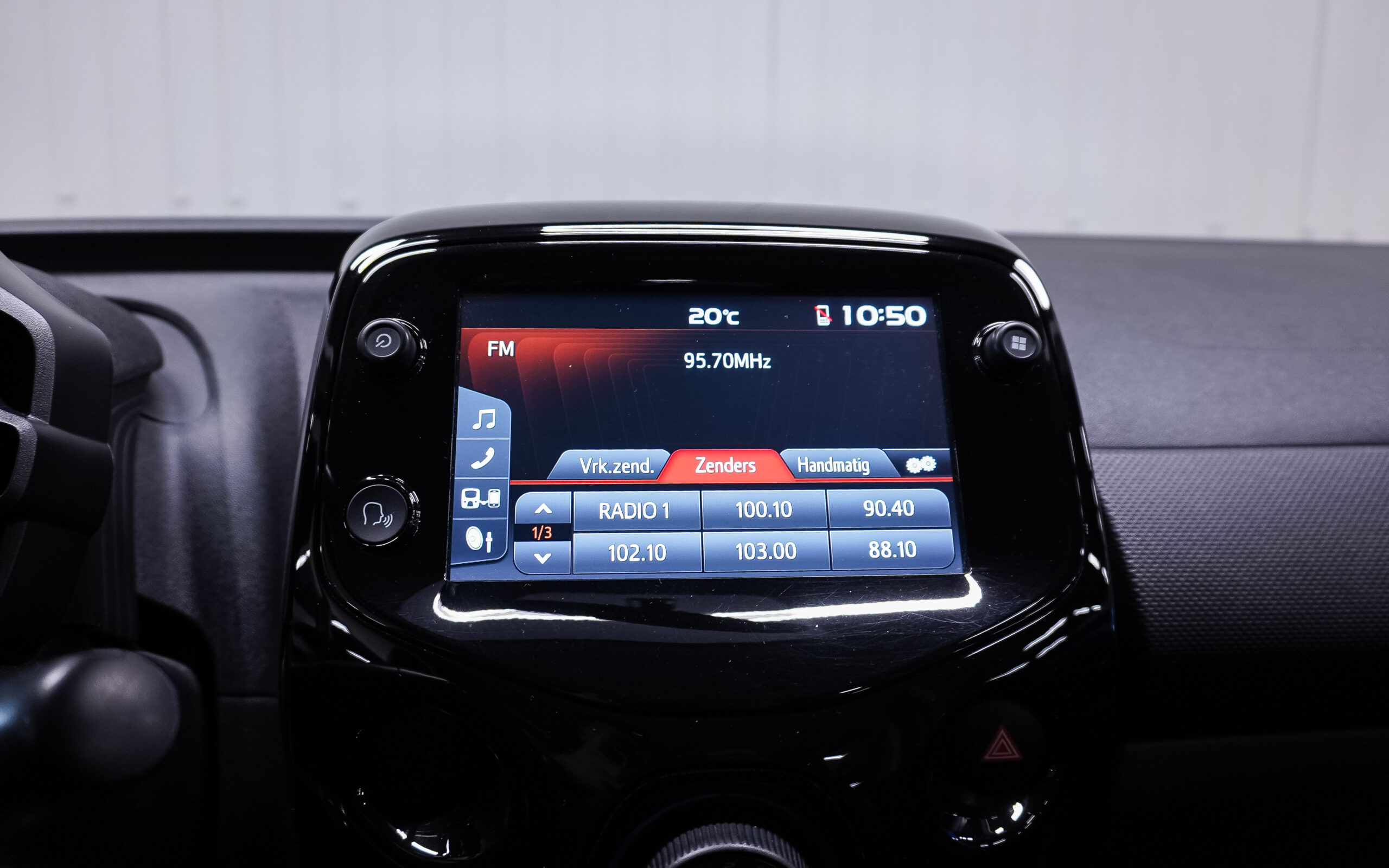 Vehicle gallery image 15