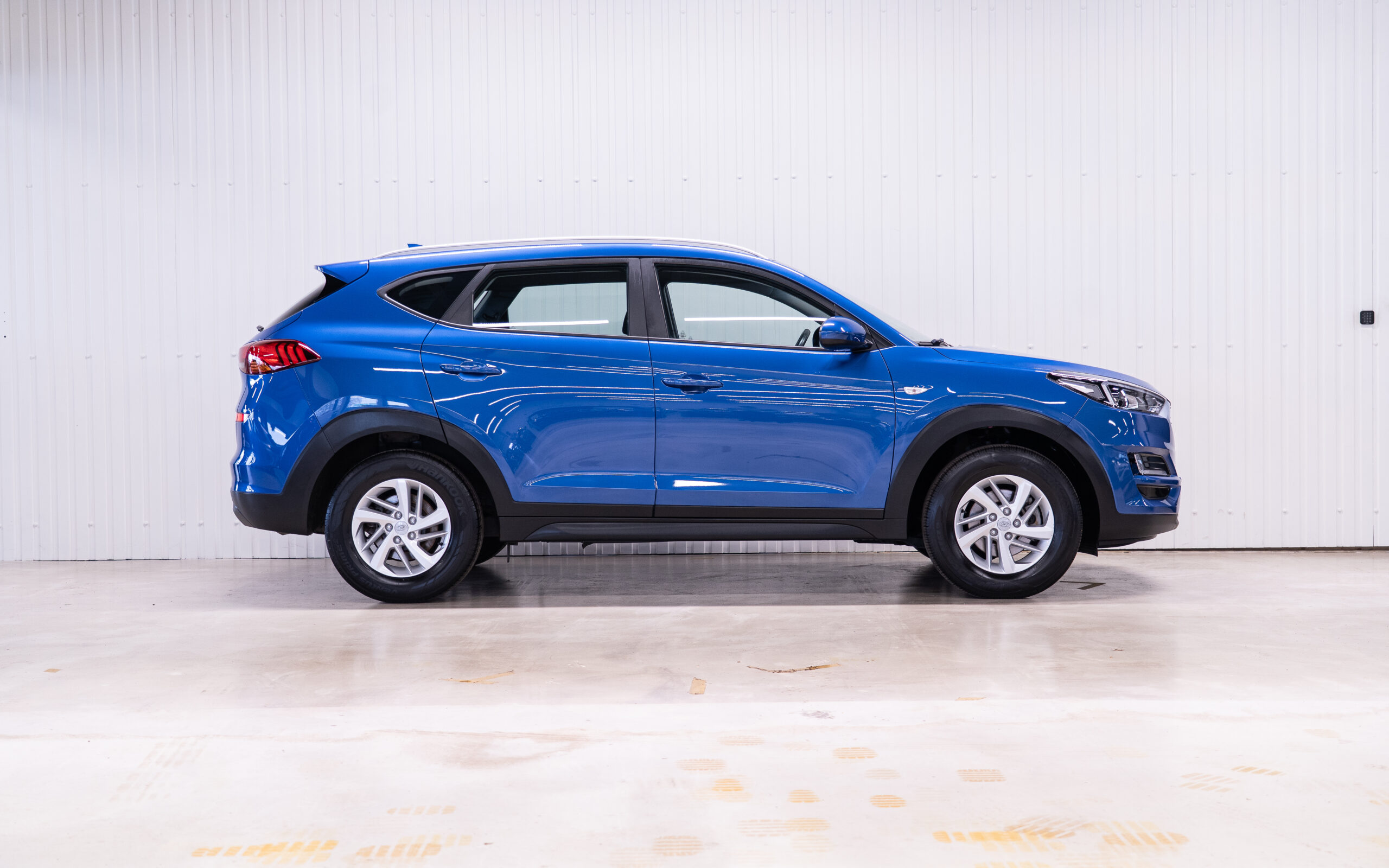 Vehicle gallery image 3