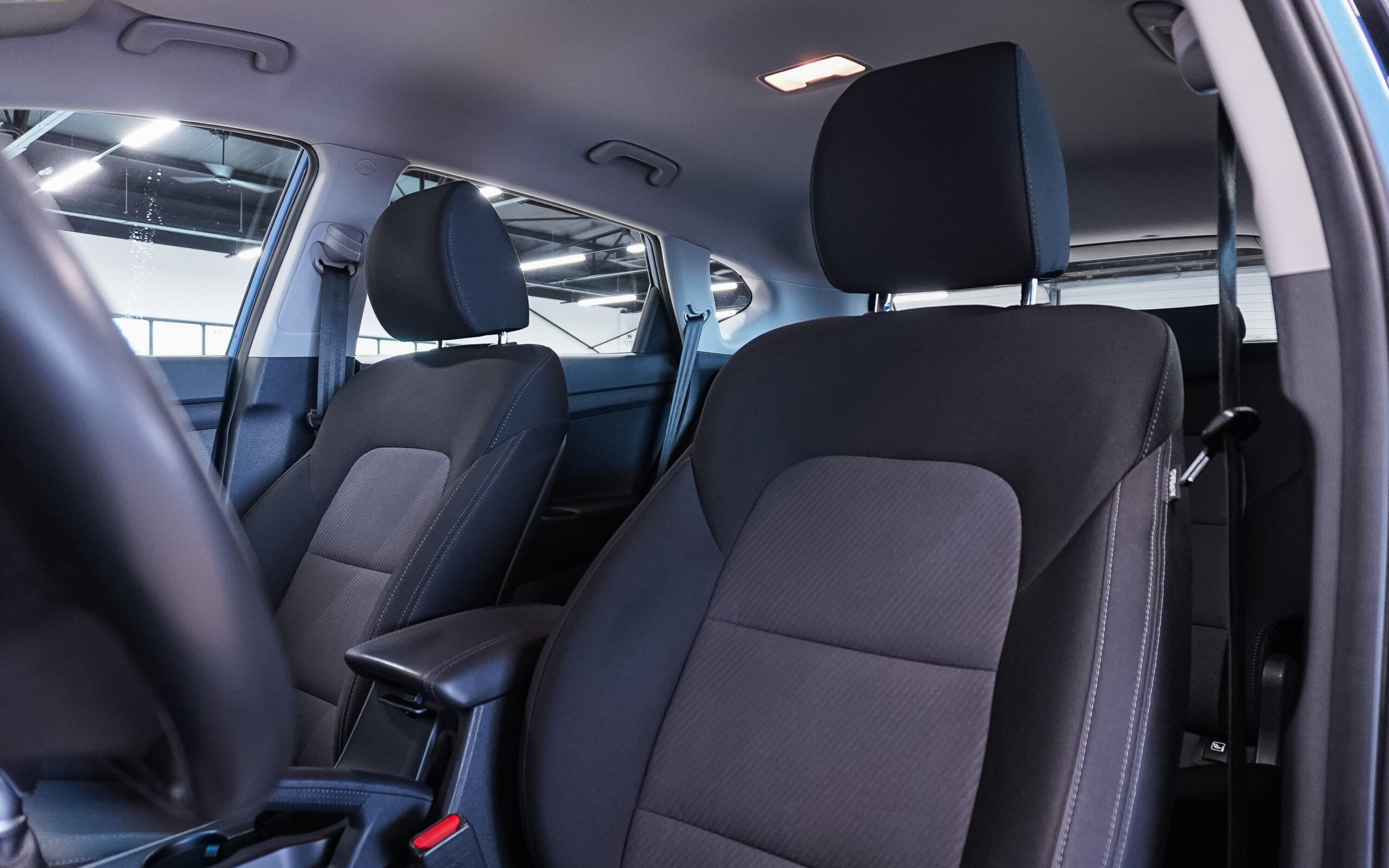Vehicle gallery image 8