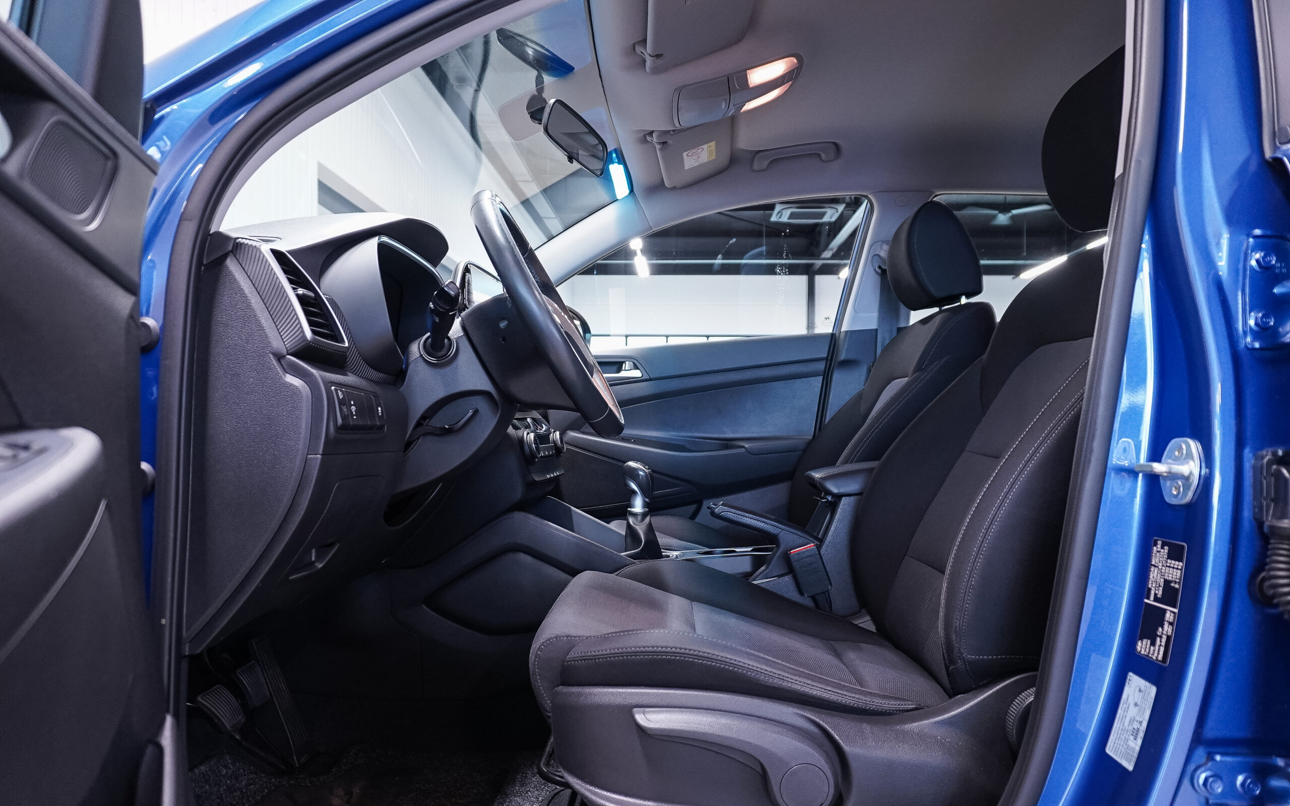 Vehicle gallery image 9