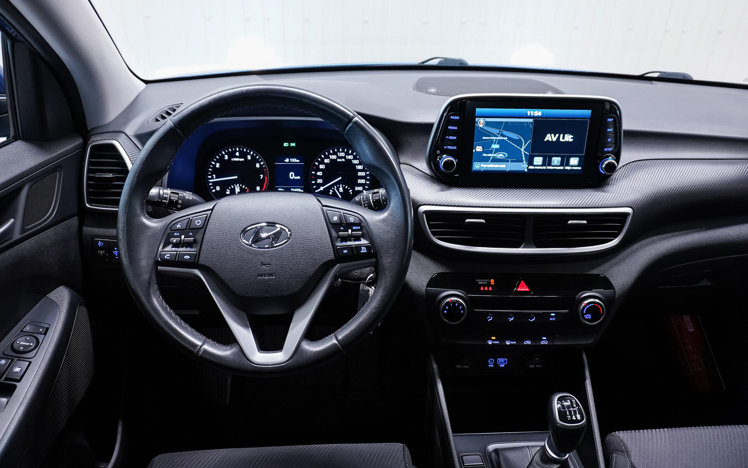 Vehicle gallery image 11