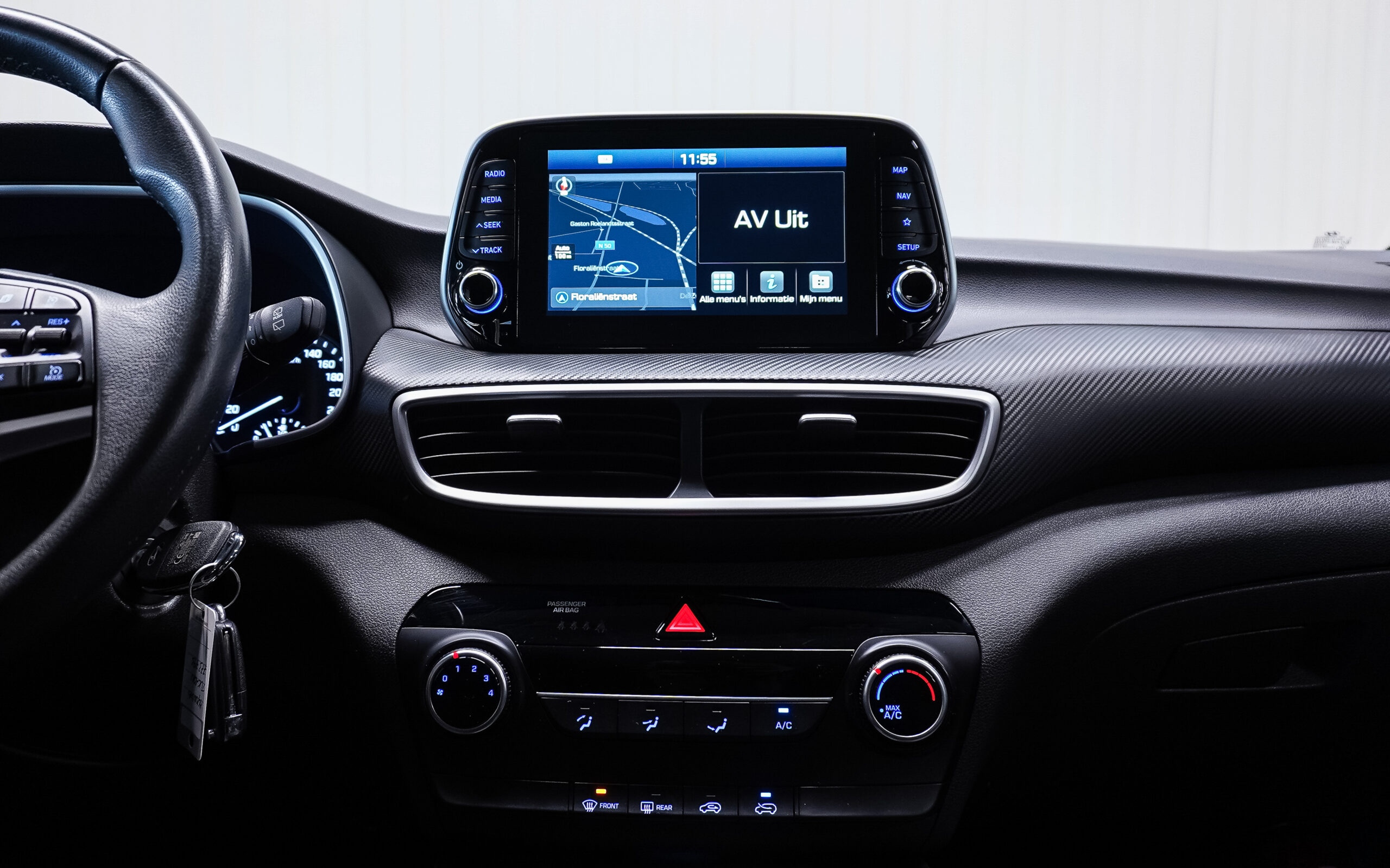 Vehicle gallery image 13