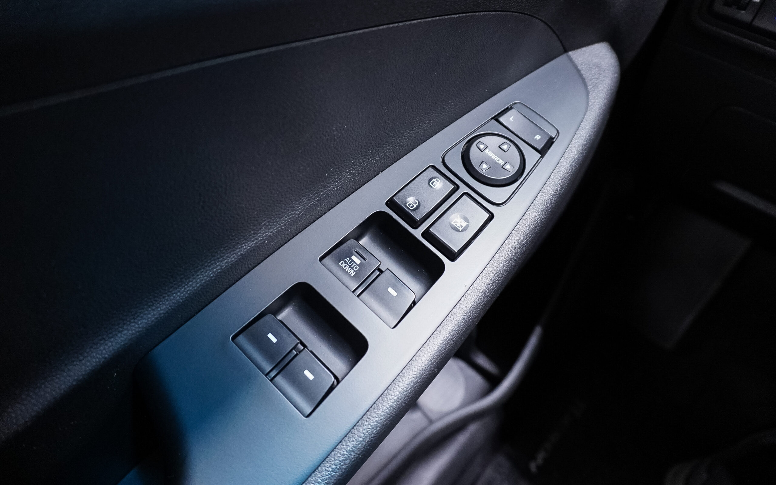 Vehicle gallery image 23
