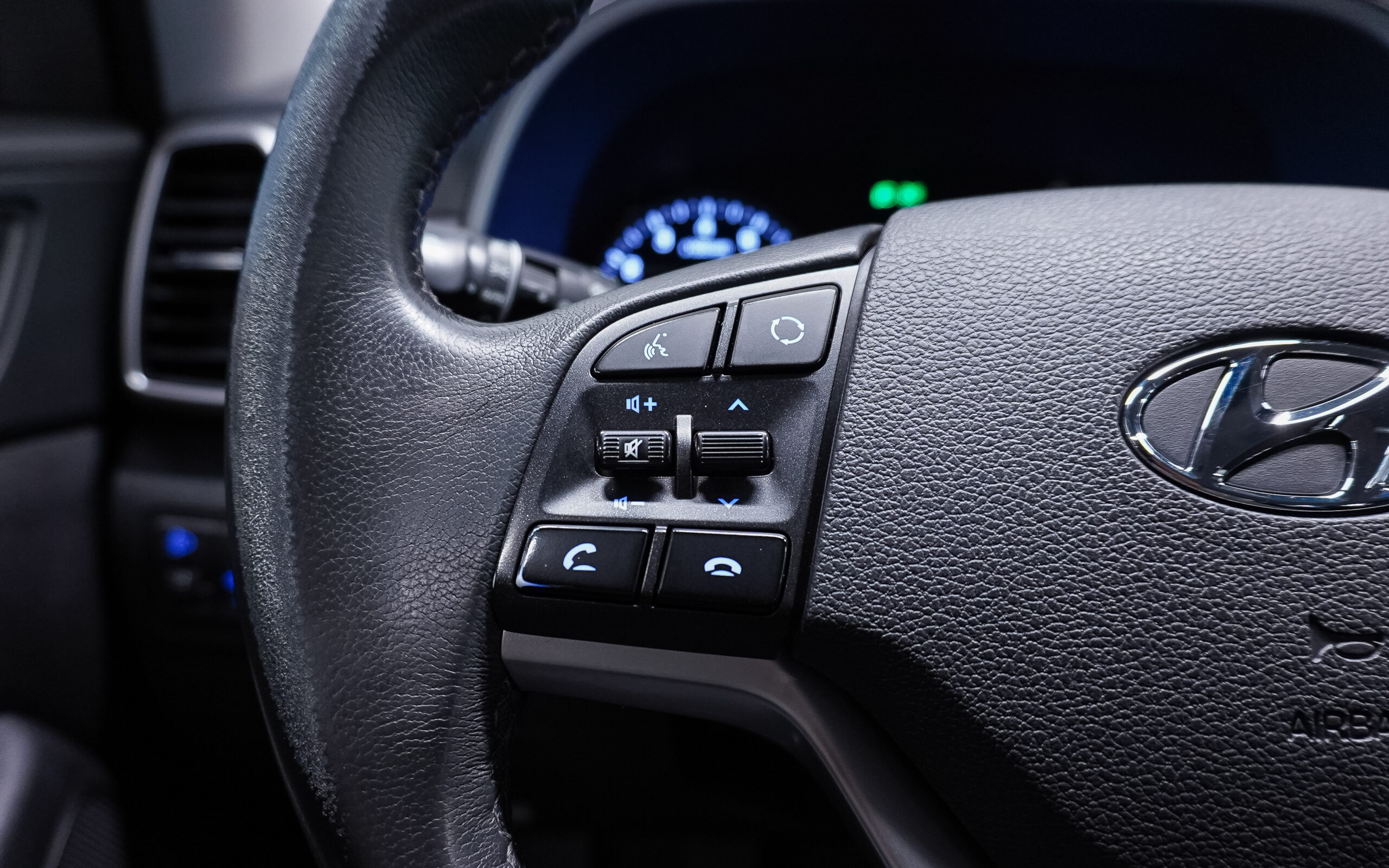 Vehicle gallery image 21