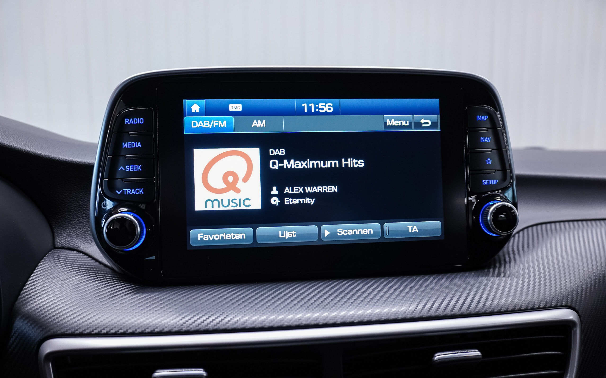 Vehicle gallery image 17