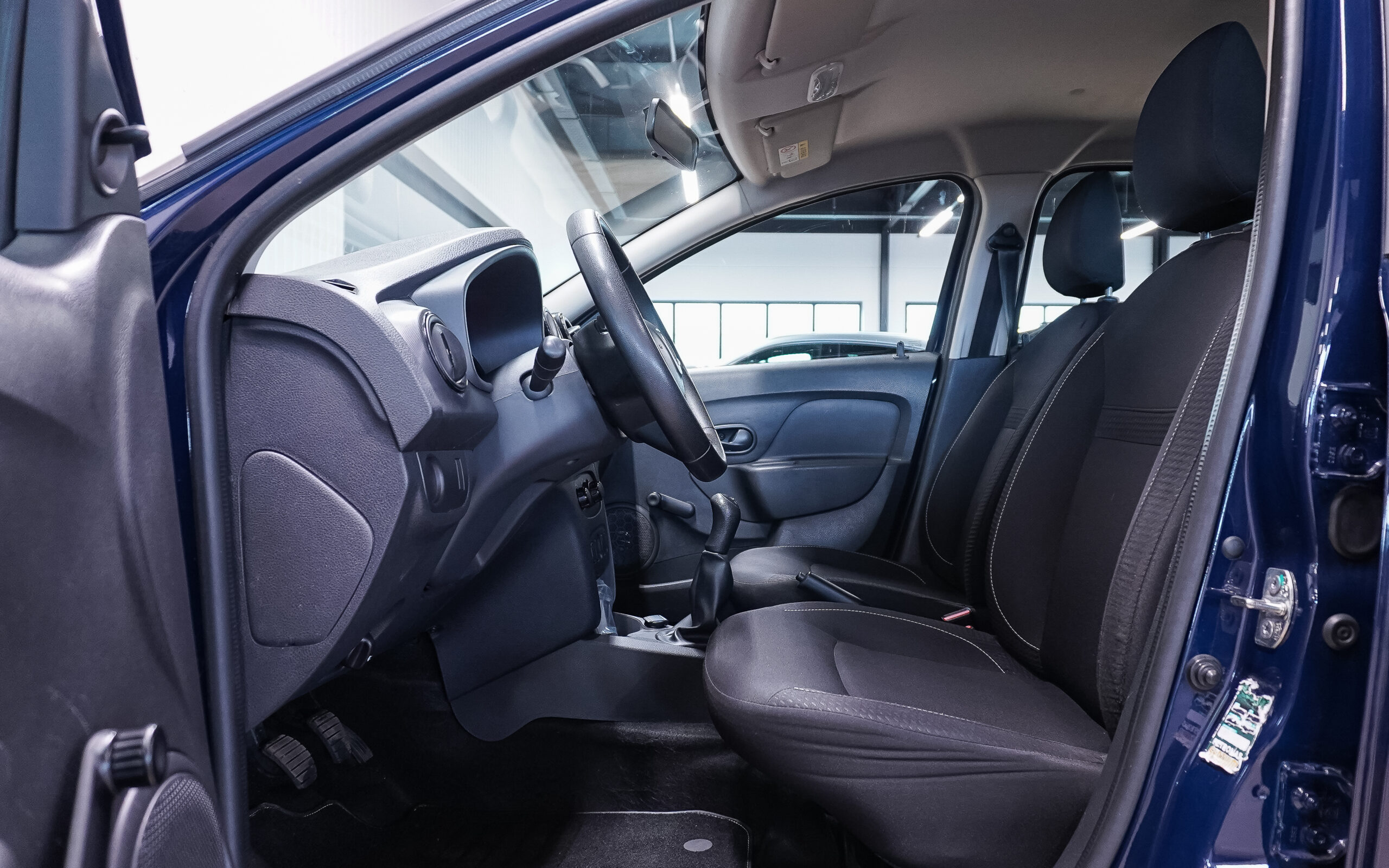 Vehicle gallery image 9