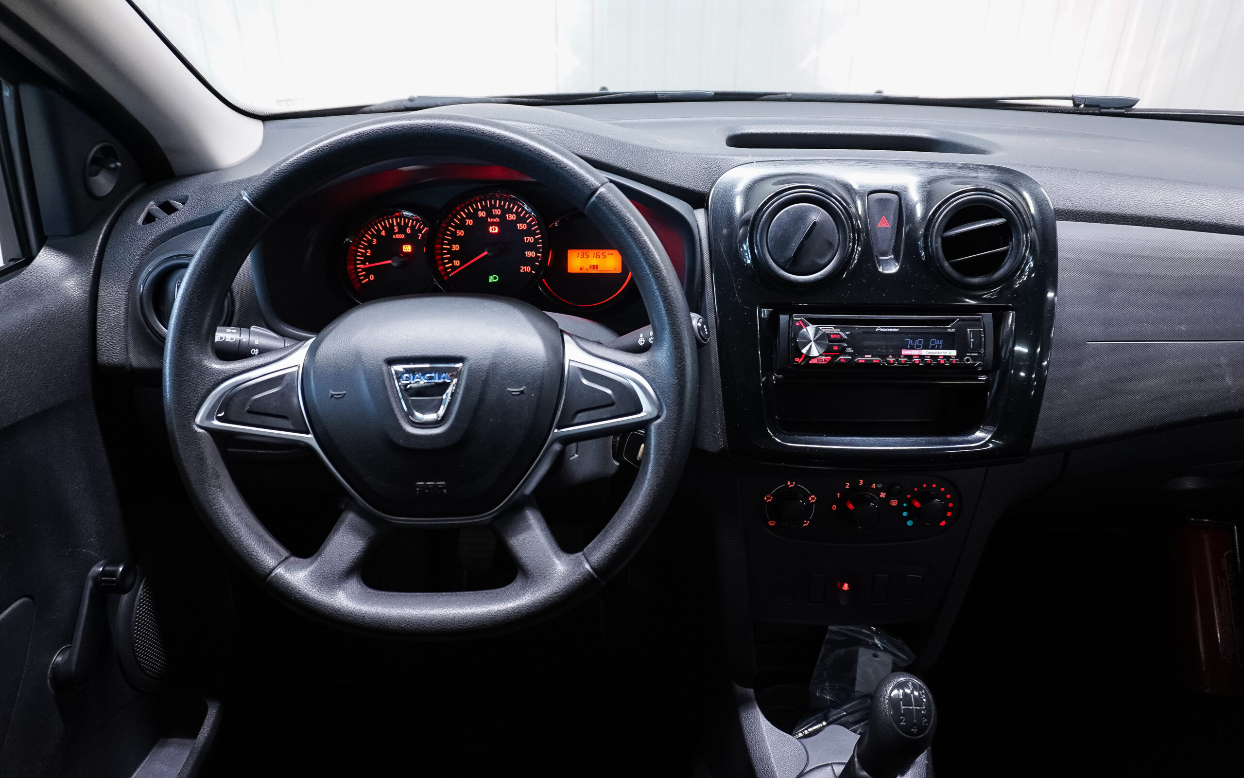 Vehicle gallery image 11
