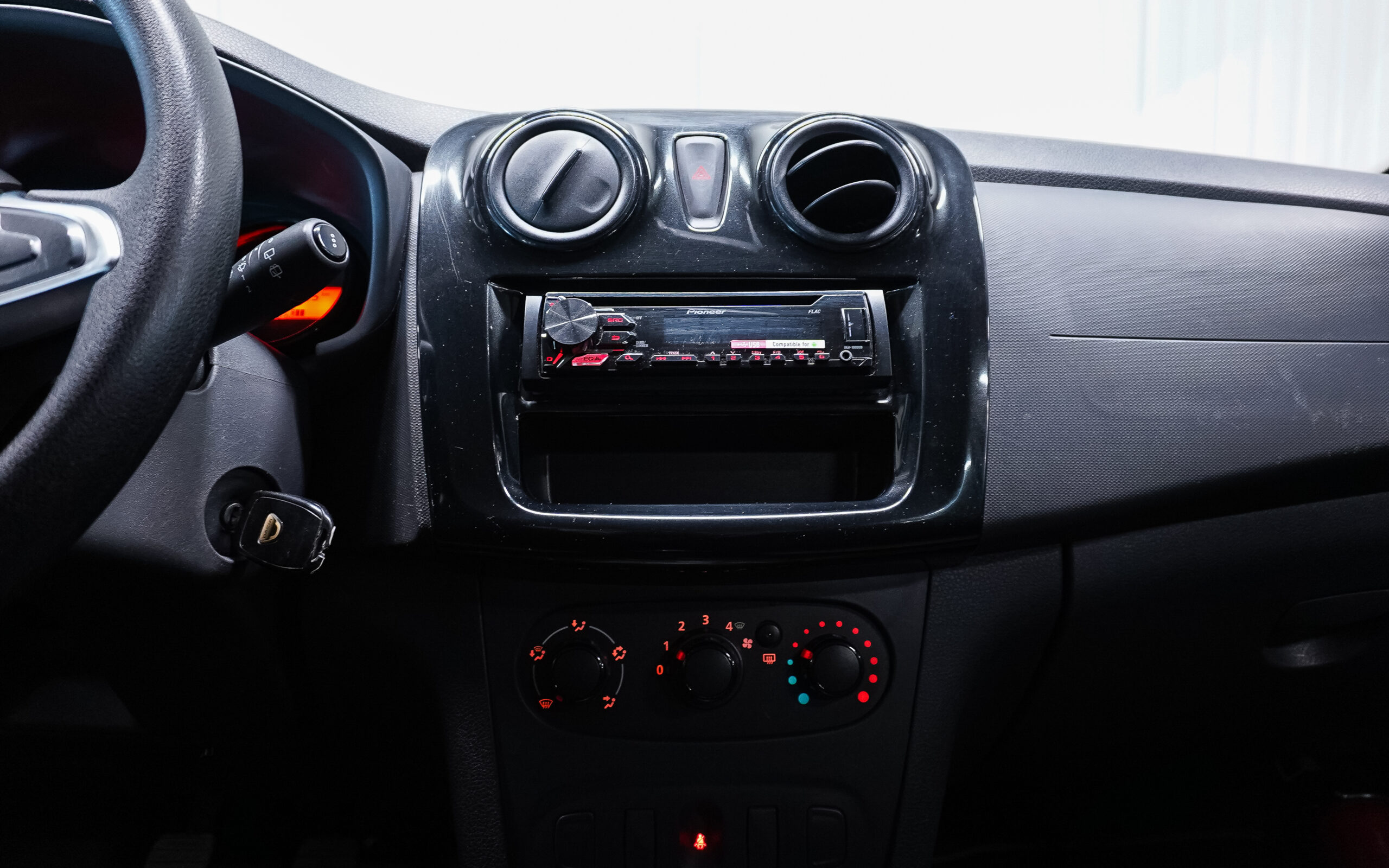 Vehicle gallery image 13