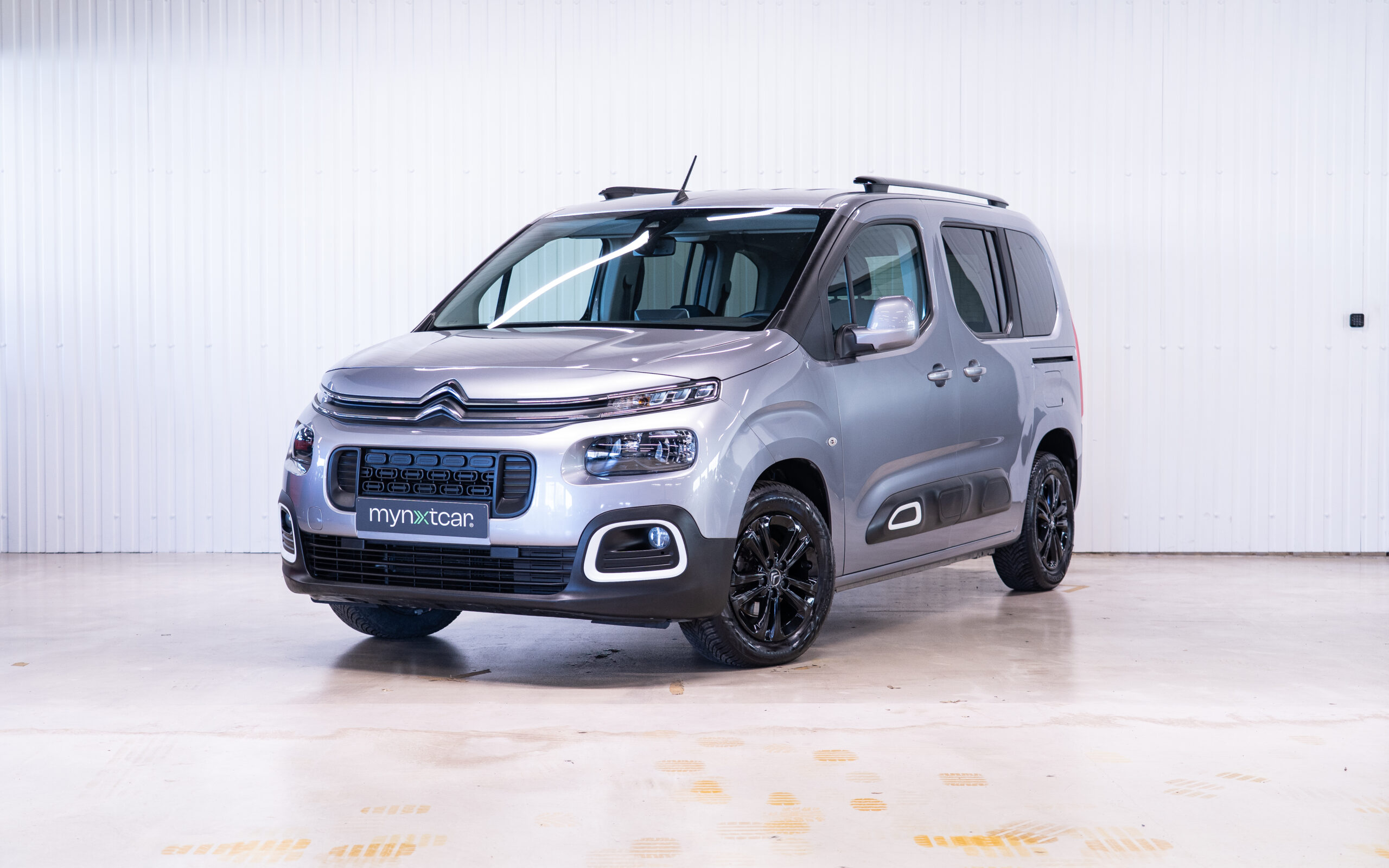 Vehicle gallery image 1