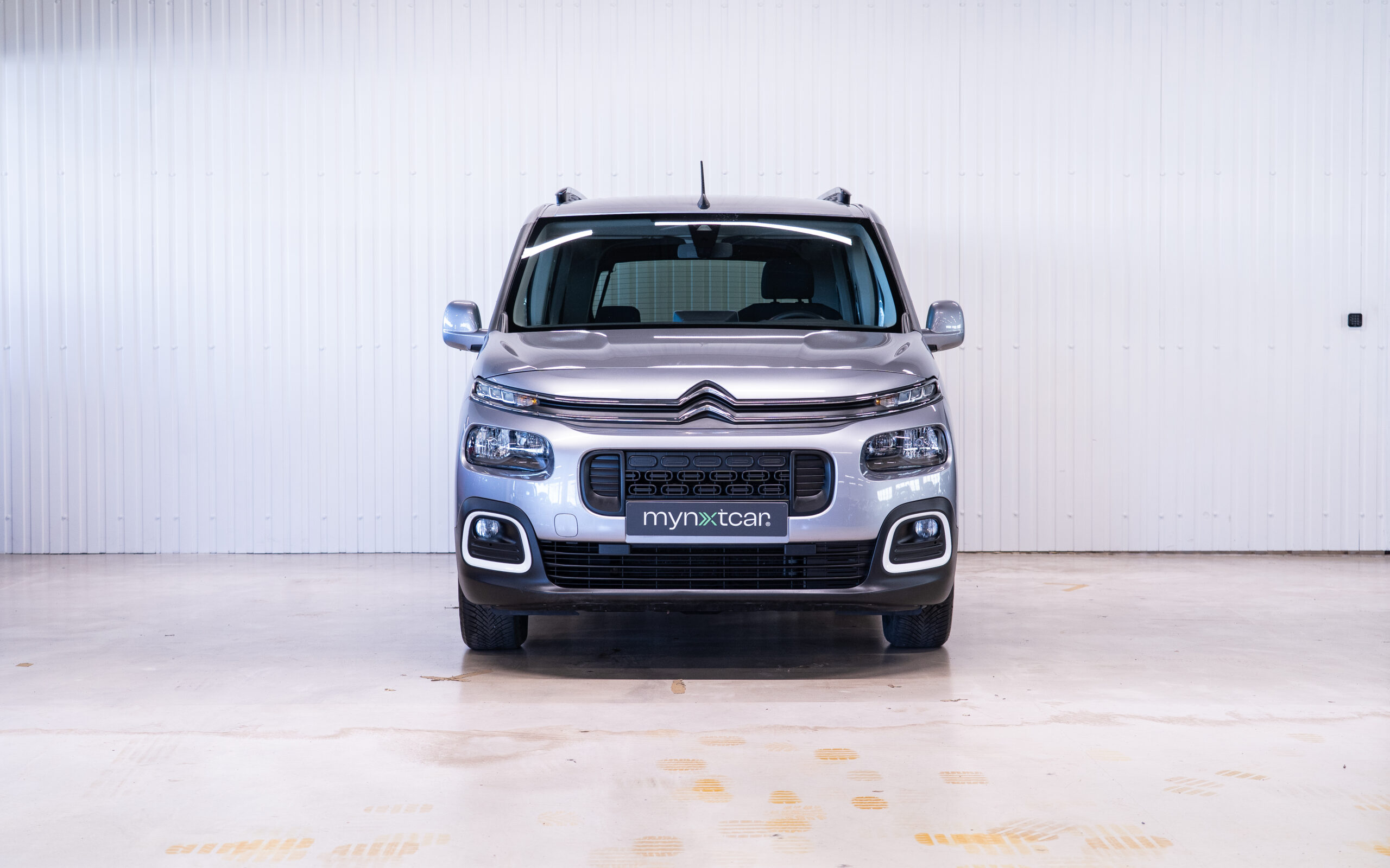 Vehicle gallery image 4