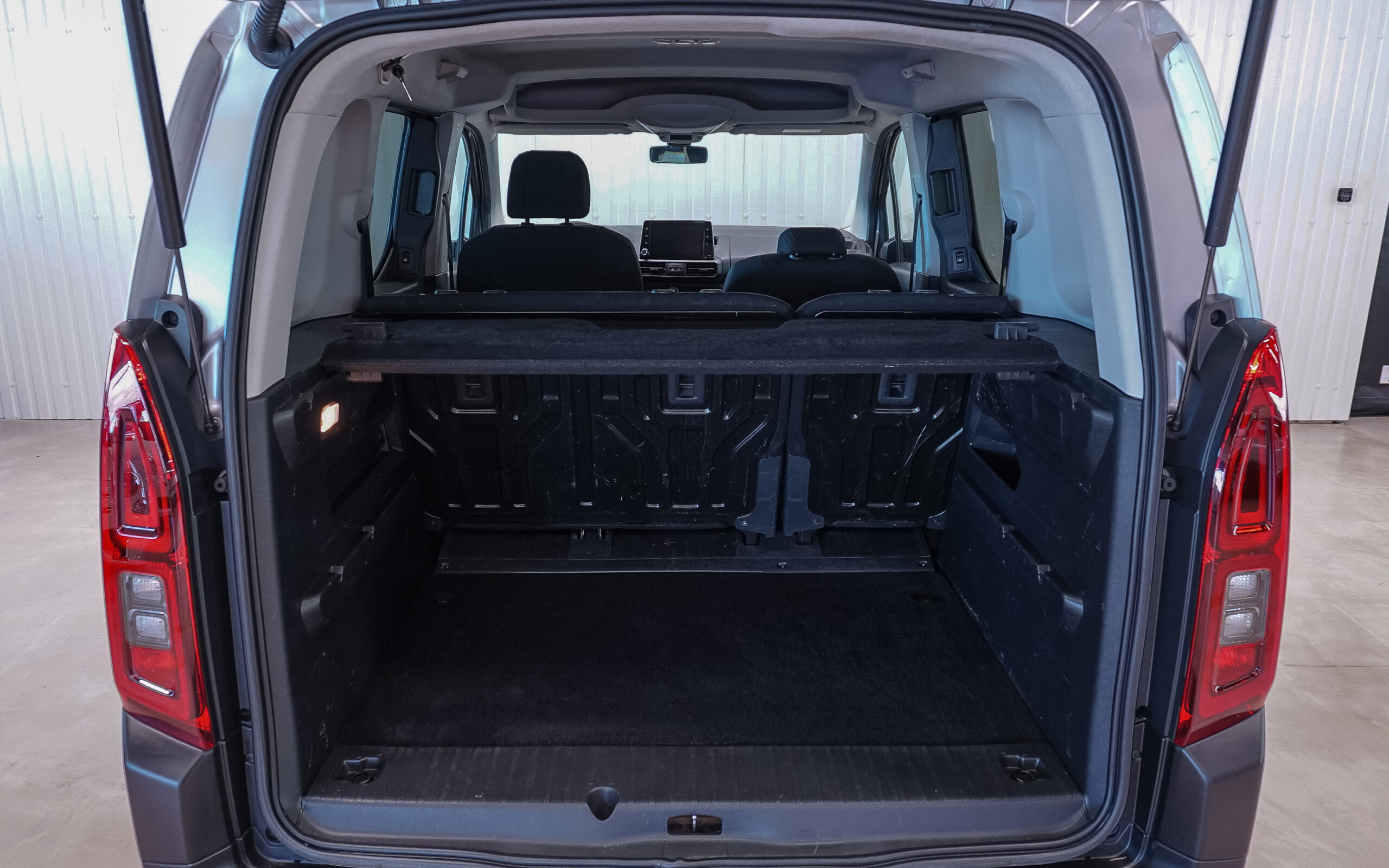 Vehicle gallery image 6