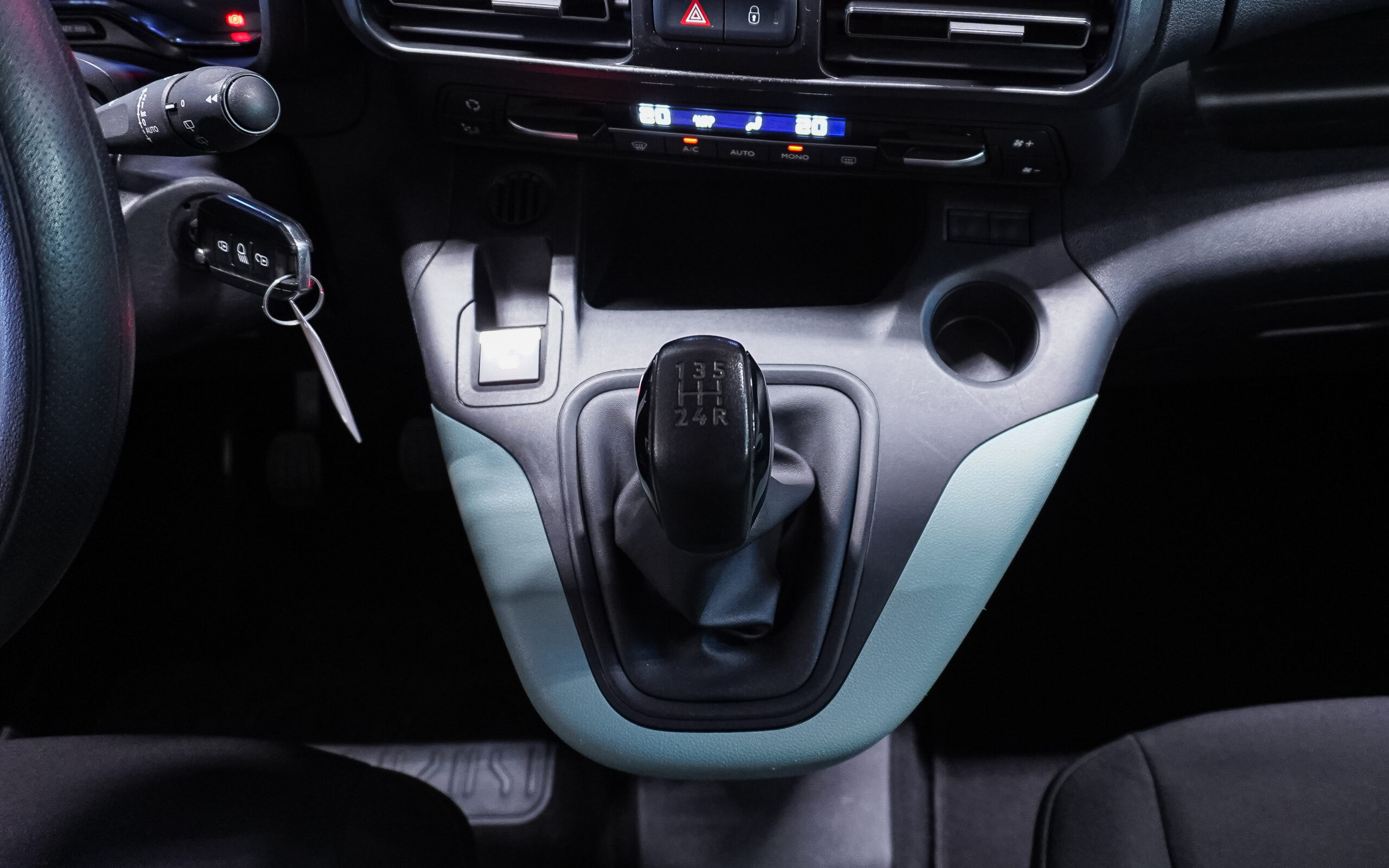 Vehicle gallery image 20
