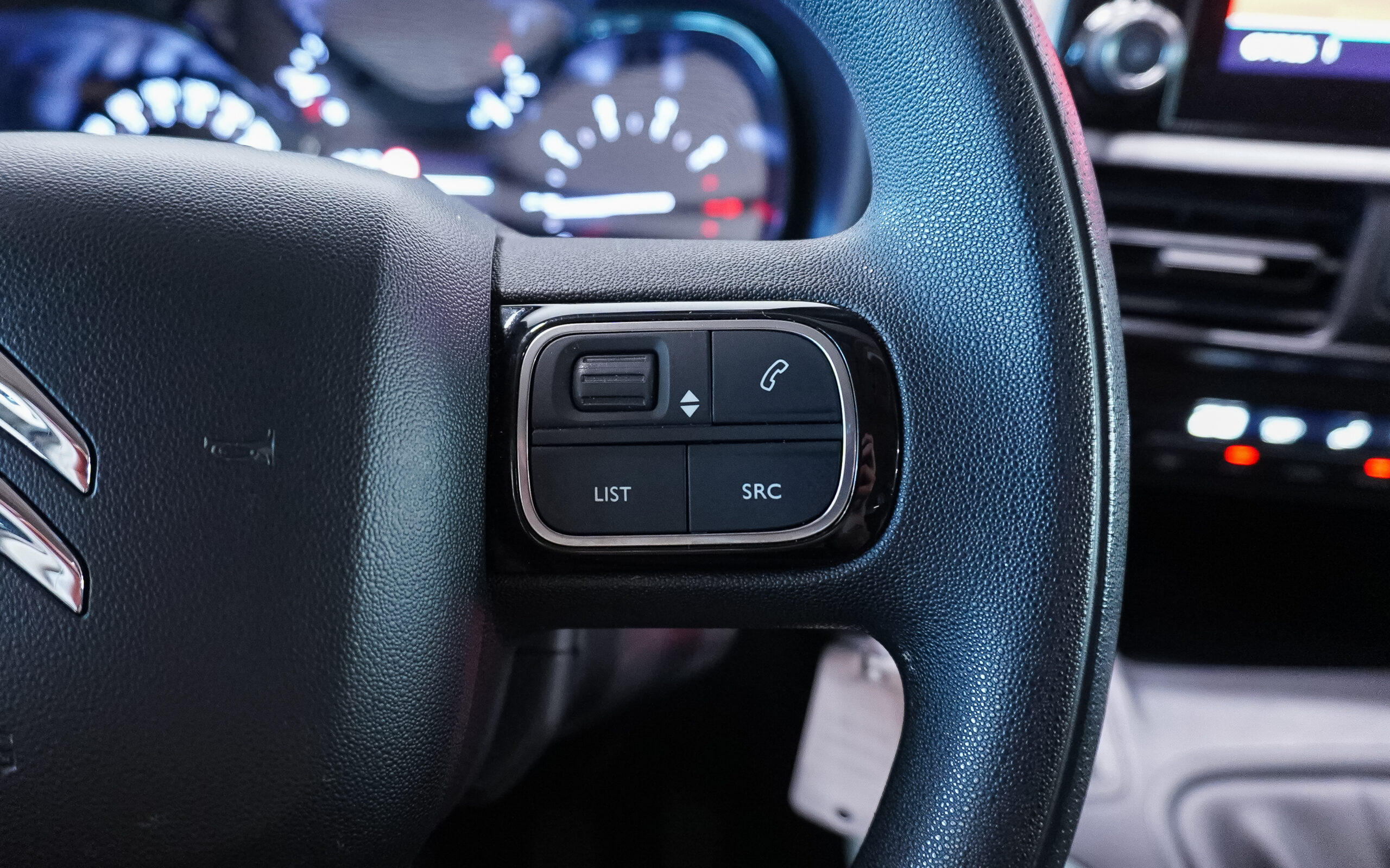 Vehicle gallery image 24