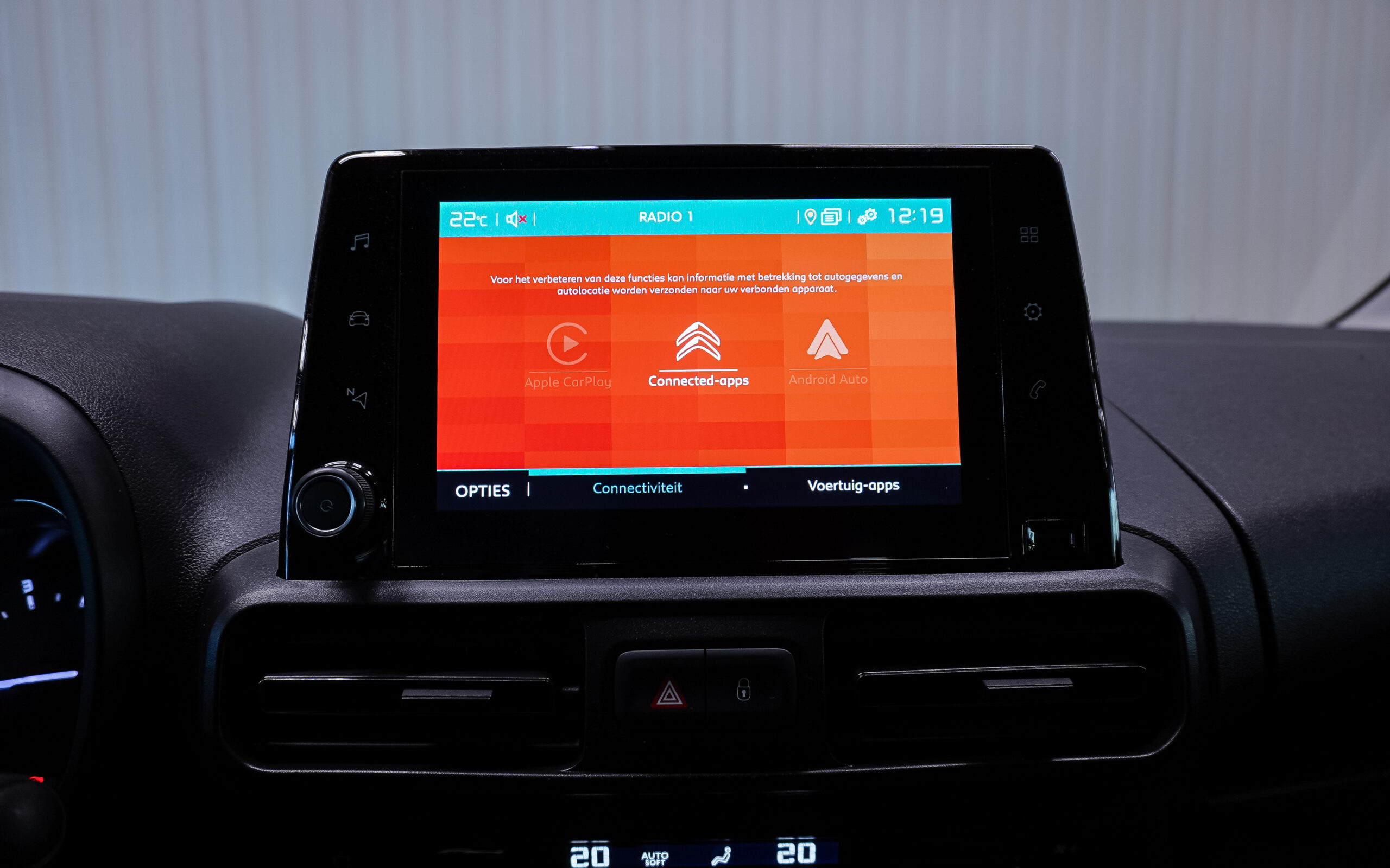 Vehicle gallery image 14