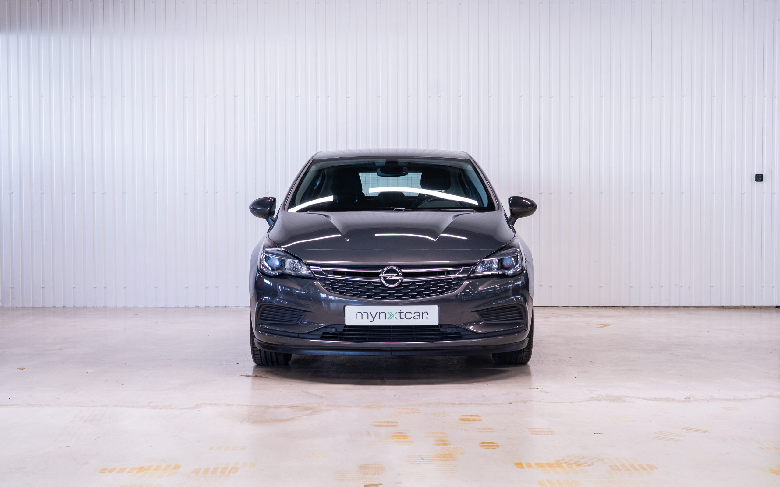 Vehicle gallery image 4