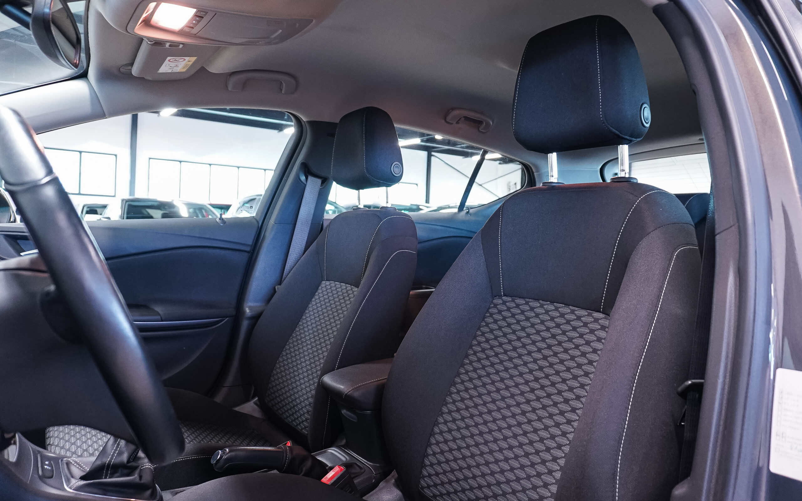 Vehicle gallery image 8