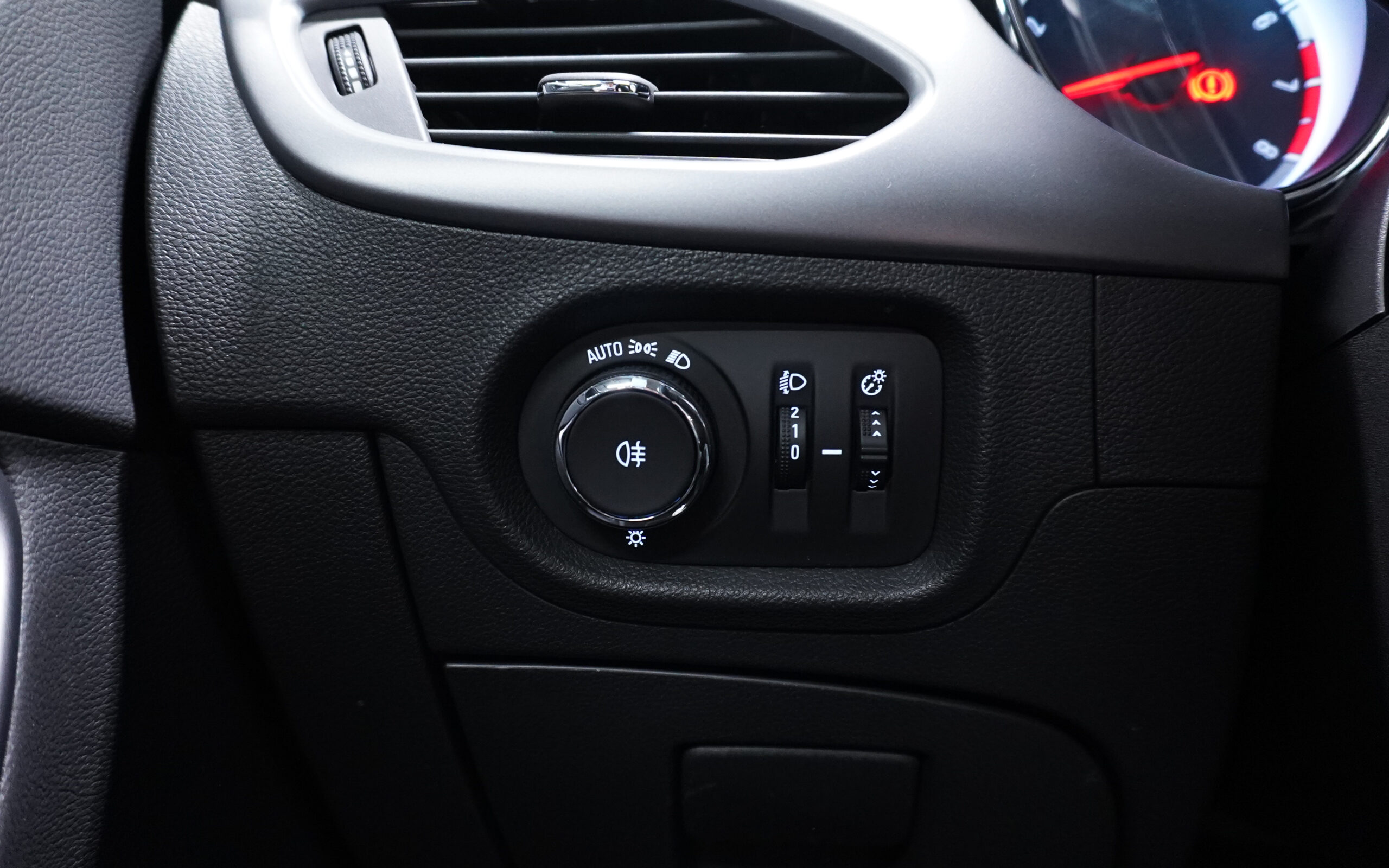 Vehicle gallery image 23