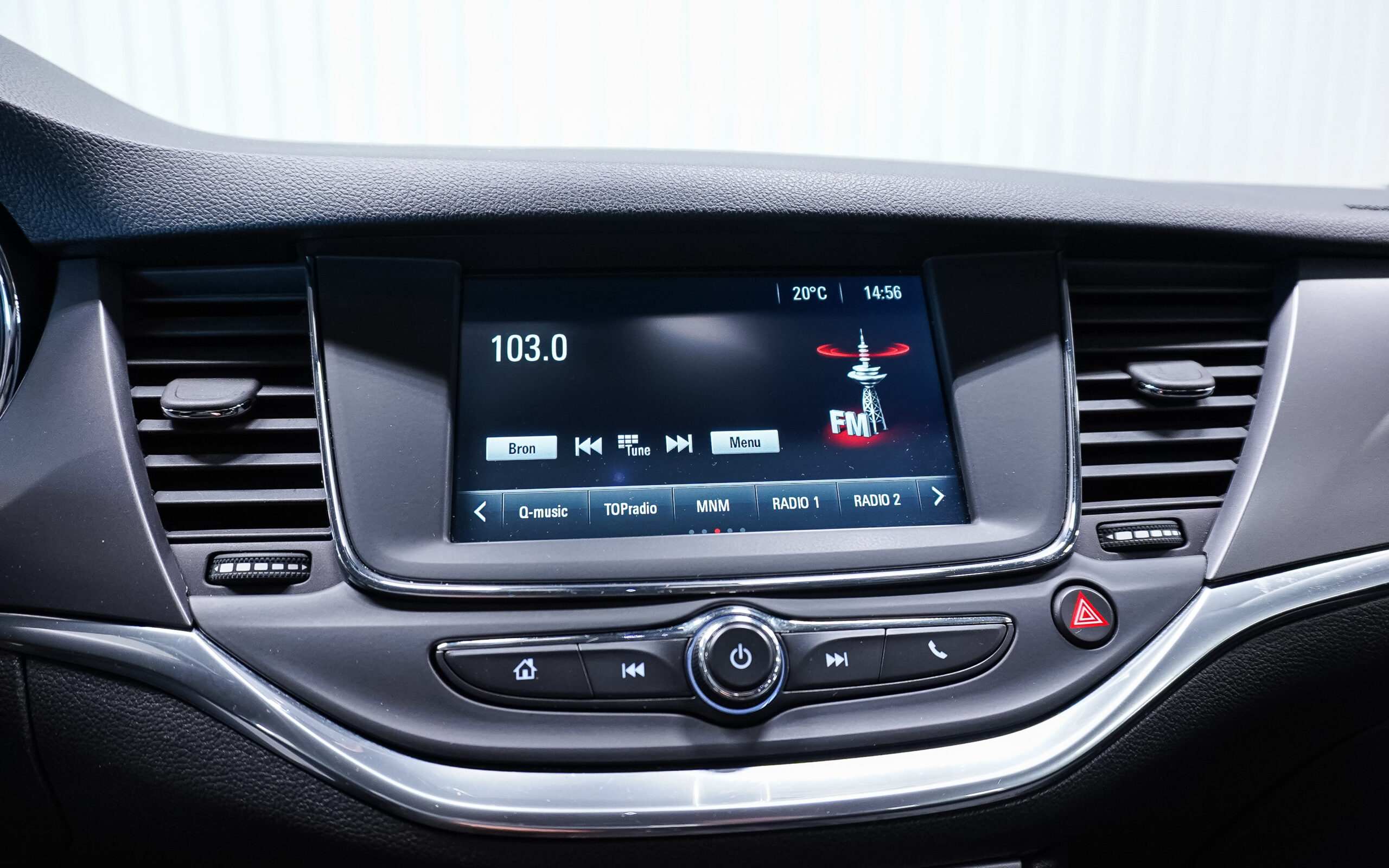 Vehicle gallery image 15