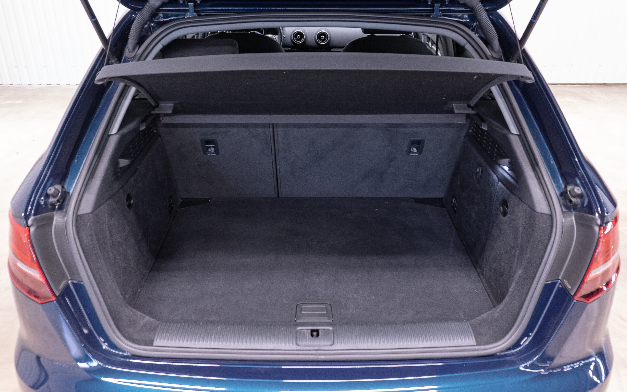 Vehicle gallery image 6
