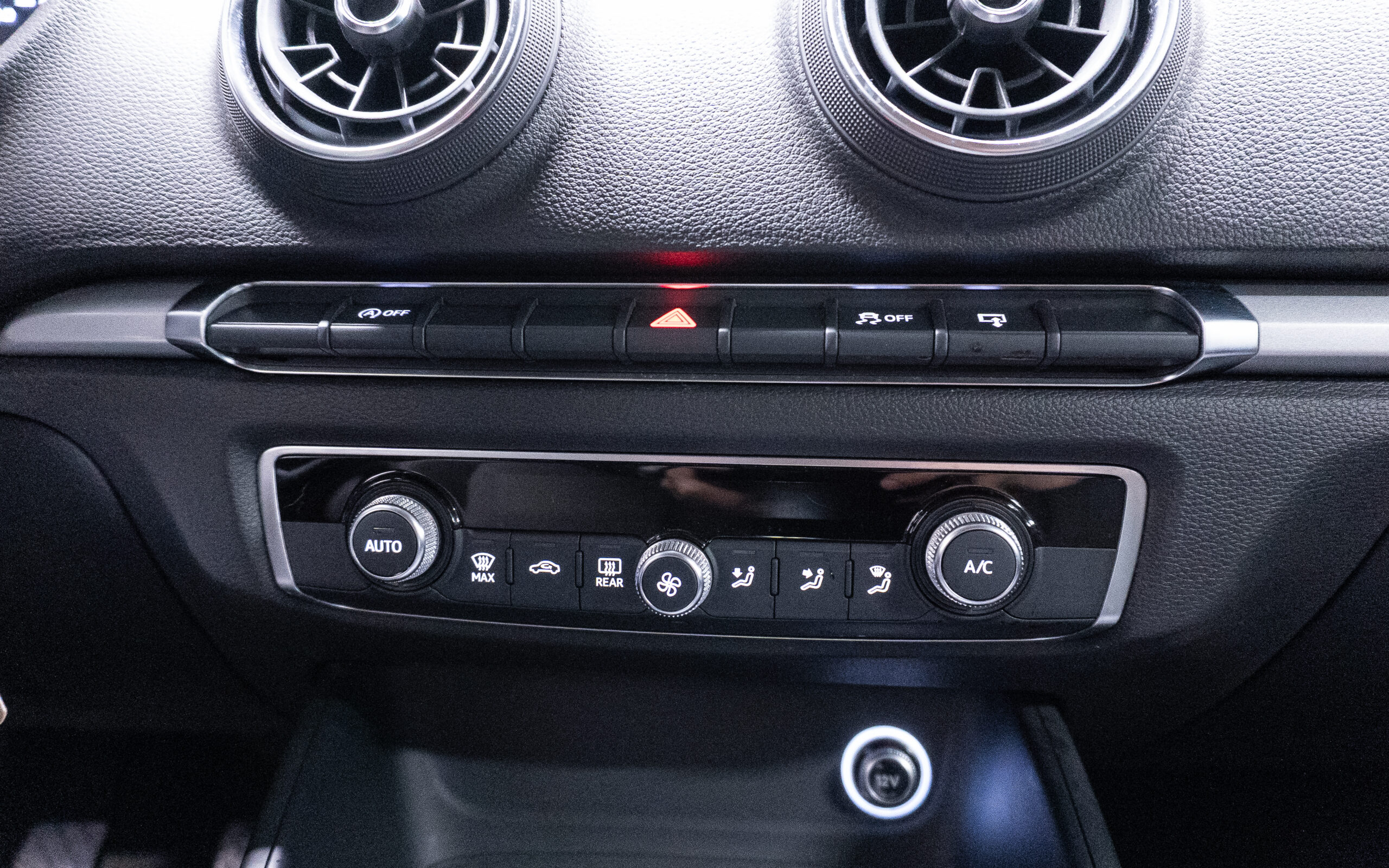 Vehicle gallery image 20