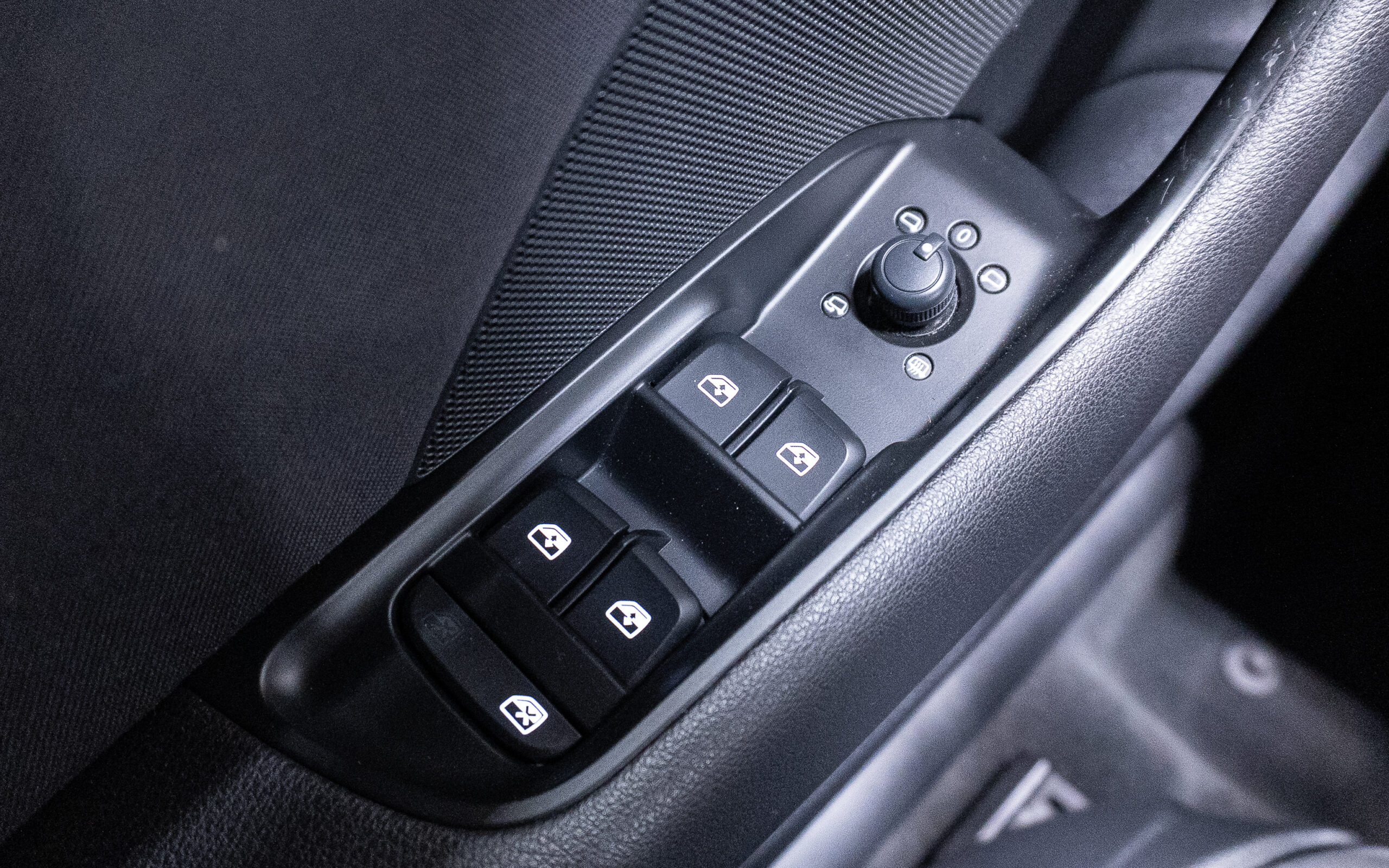 Vehicle gallery image 22