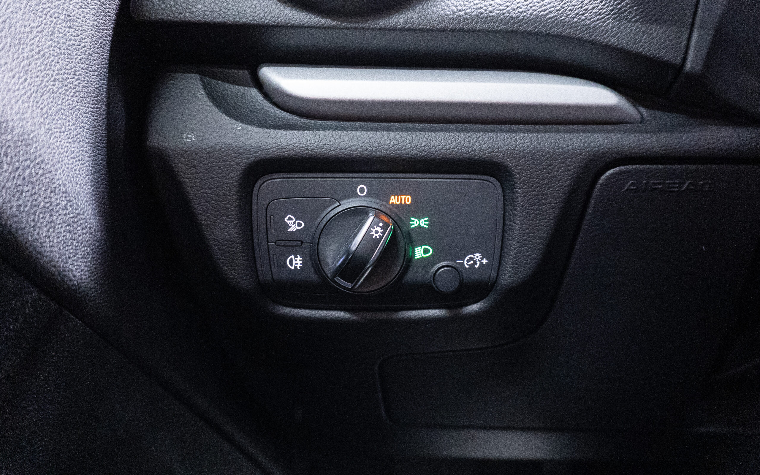 Vehicle gallery image 23