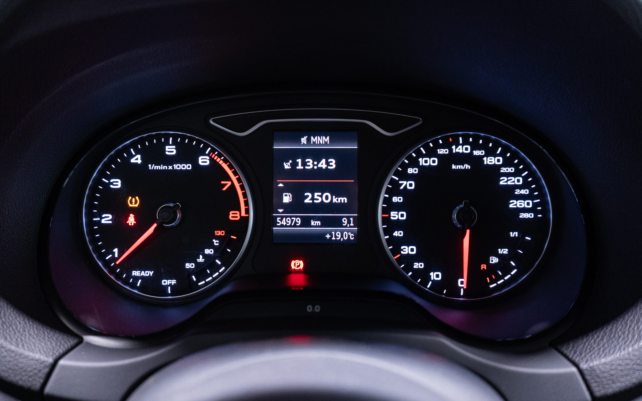 Vehicle gallery image 12